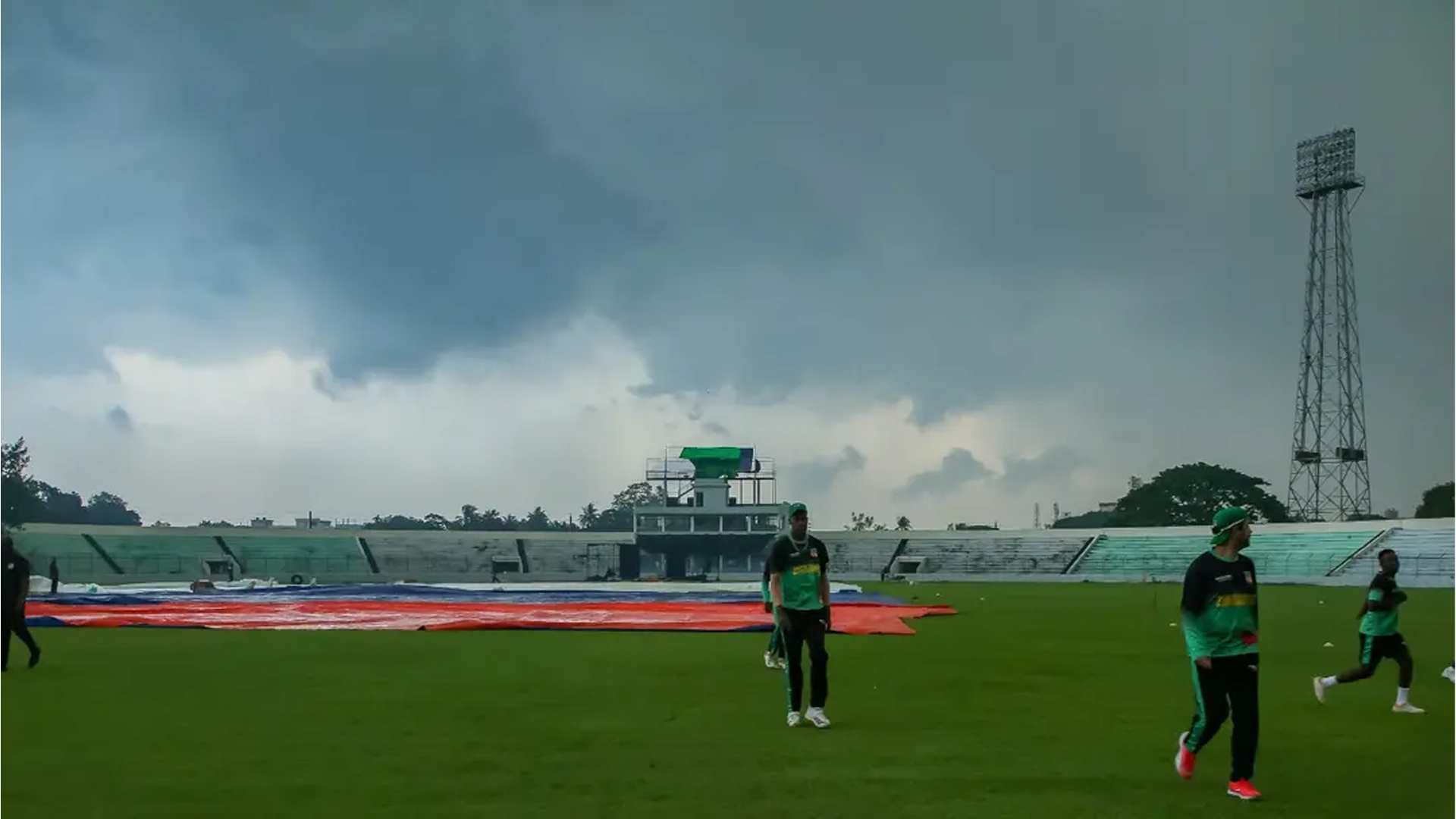 বৃষ্টিতে ভেসে গেল দ্বিতীয় ওয়ানডে, সিরিজে এগিয়ে বাংলাদেশ