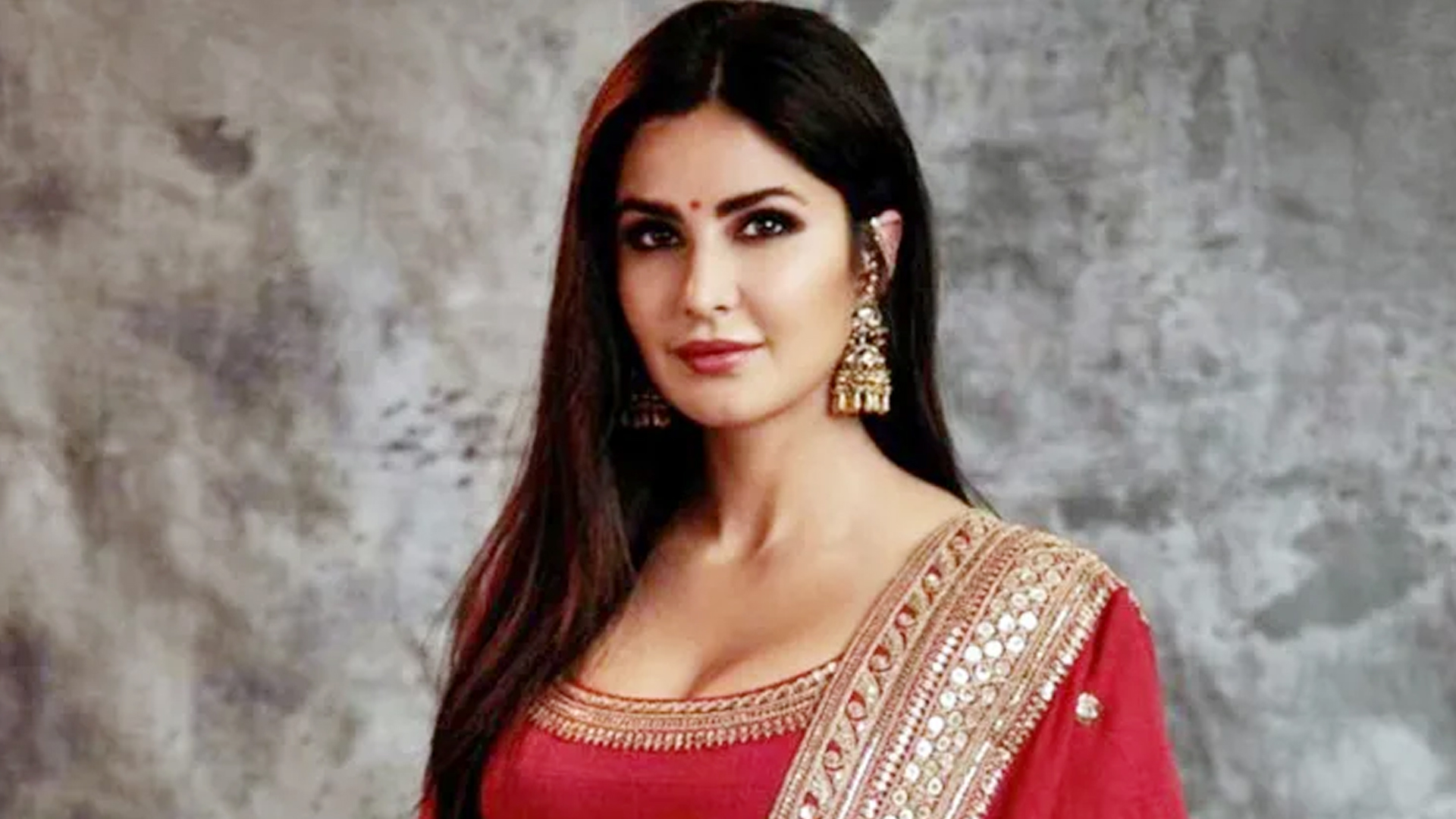 এবার কী সত্যিই মা হতে যাওয়ার খবর দেবেন ক্যাটরিনা?