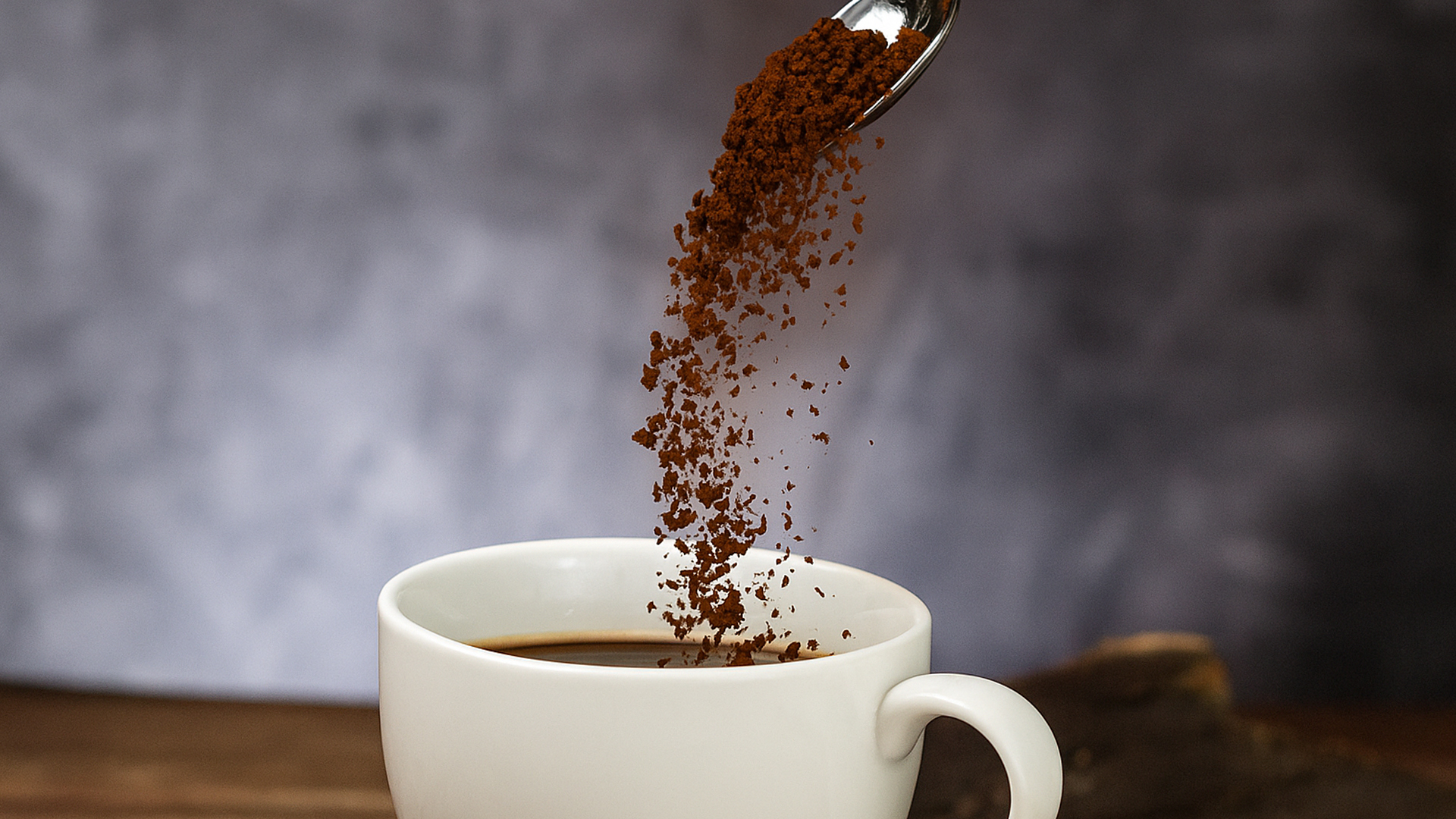 যে টোটকা মানলে বছর ধরে কফি থাকবে ঝরঝরে