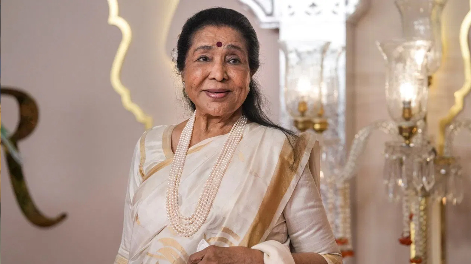 মারা গেছেন কিংবদন্তি সঙ্গীতশিল্পী আশা ভোঁসলে