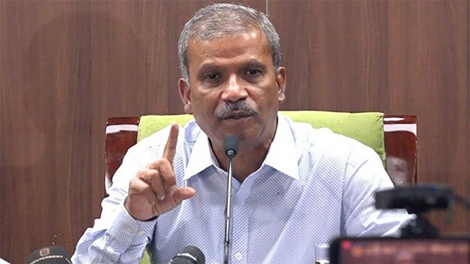 নুরের ওপর হামলার ঘটনায় আইন উপদেষ্টার তীব্র নিন্দা