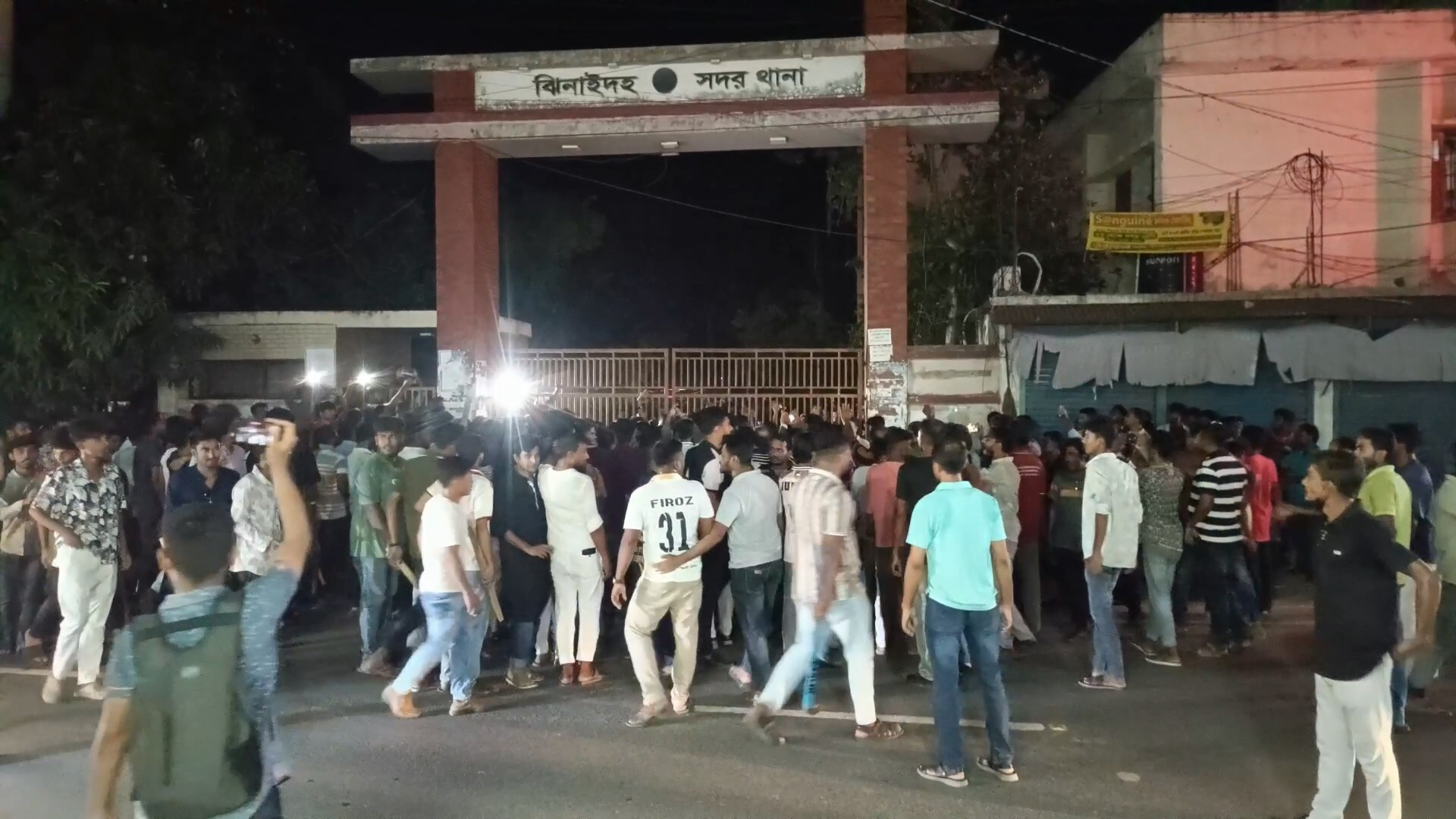 হামলার ঘটনায় মামলা, নিরাপদে নাসীরুদ্দীন পাটওয়ারী