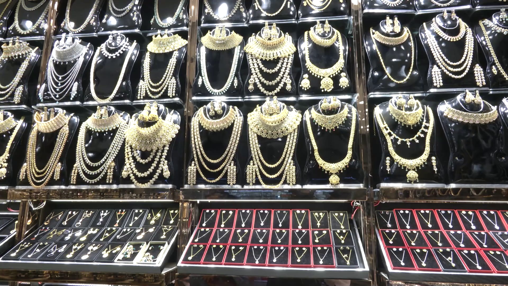 দেশে কত দামে স্বর্ণ ও রুপা বিক্রি হচ্ছে আজ?