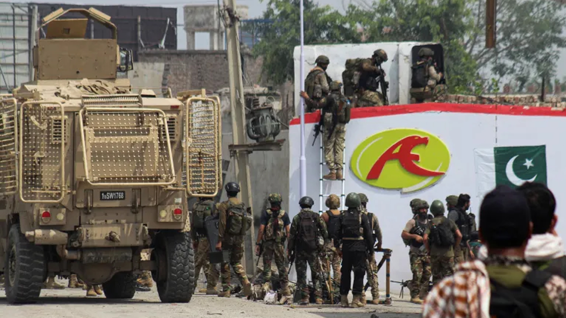 আফগান সীমান্তে পাক নিরাপত্তা বাহিনীর অভিযান, নিহত ২৩