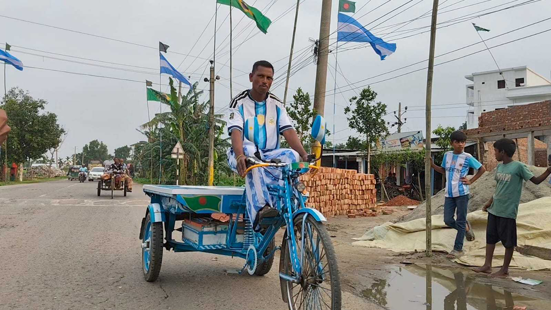 আর্জেন্টিনাঅন্তপ্রাণ ভ্যানচালক ‘সুমন মেসি’