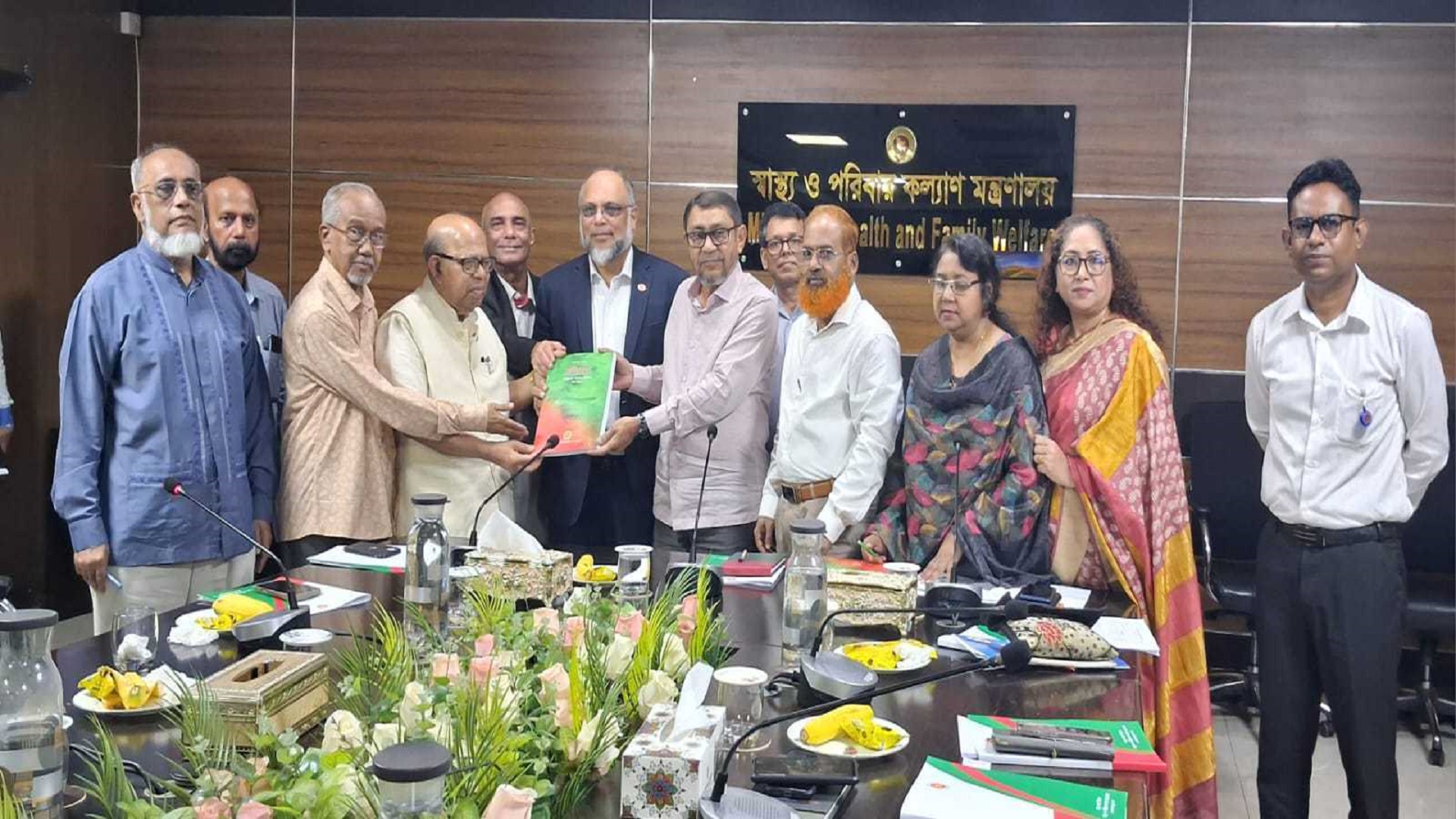 স্বাস্থ্যমন্ত্রীর সঙ্গে স্বাস্থ্য খাত সংস্কার কমিশনের সুপারিশ বাস্তবায়ন নিয়ে আলোচনা