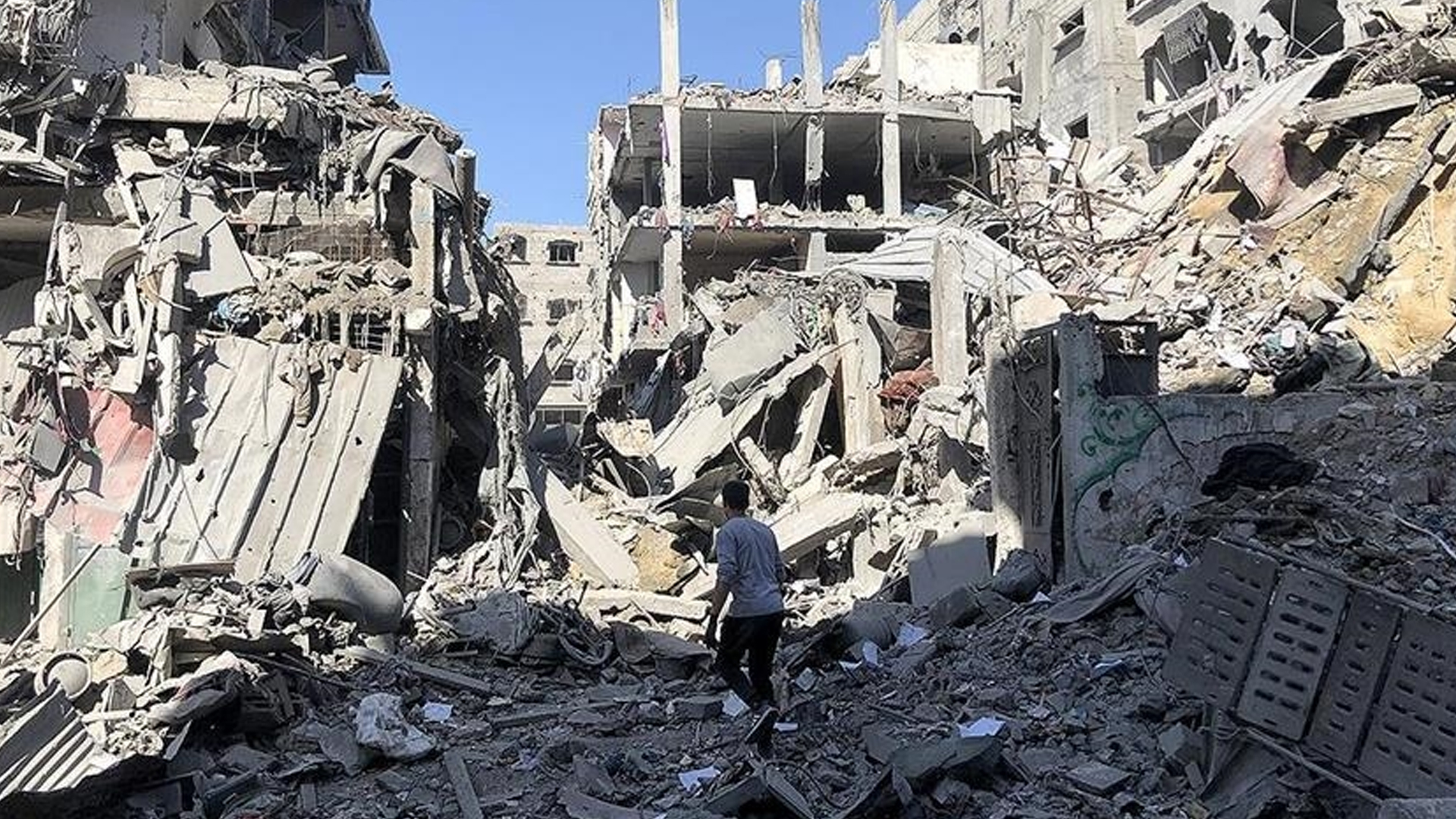 Қабылдаушы қыз минет жасайды