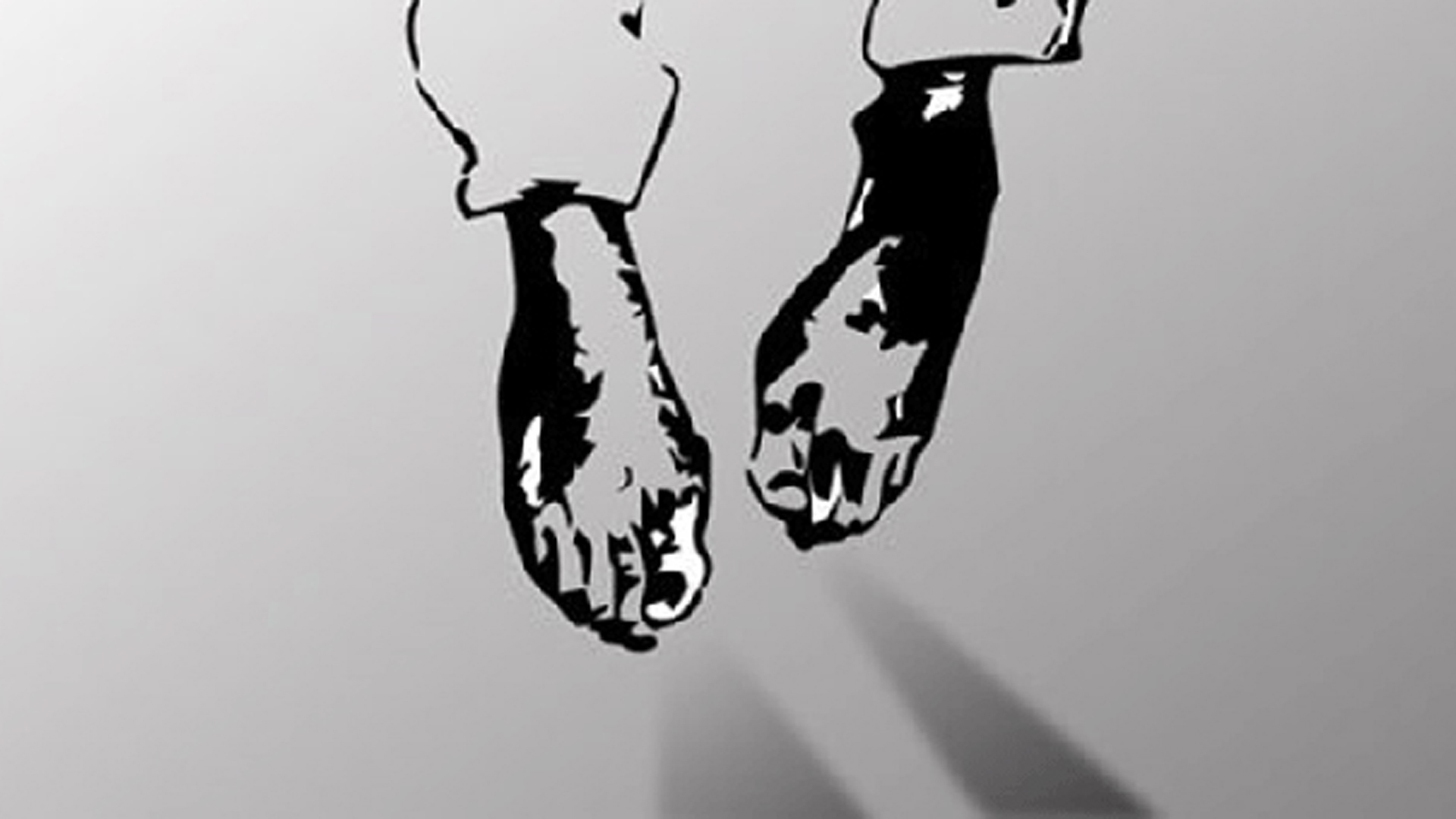 কবরস্থানের গাছের ডালে ঝুলছিল কাঠমিস্ত্রির মরদেহ