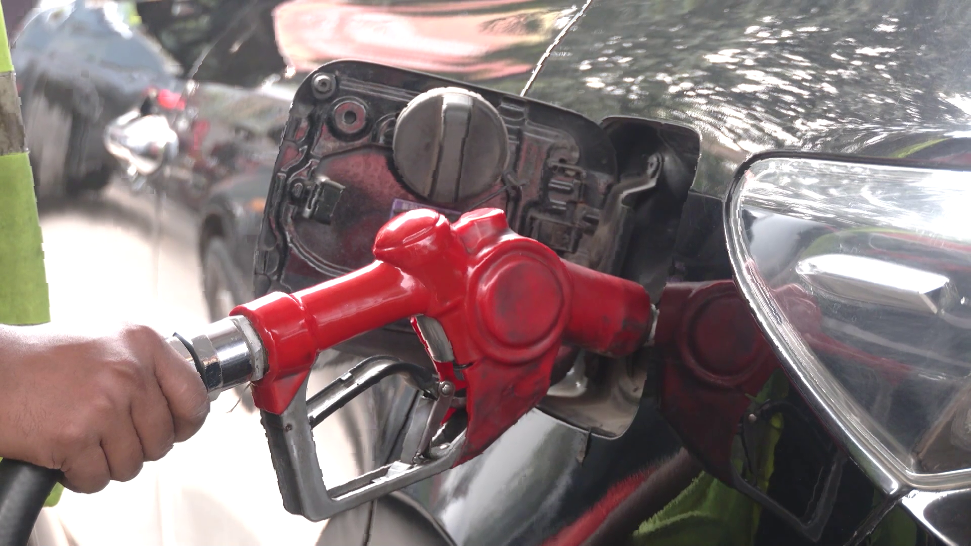 জ্বালানি তেলের দাম নিয়ে শিগগিরই সিদ্ধান্ত: জ্বালানি বিভাগ