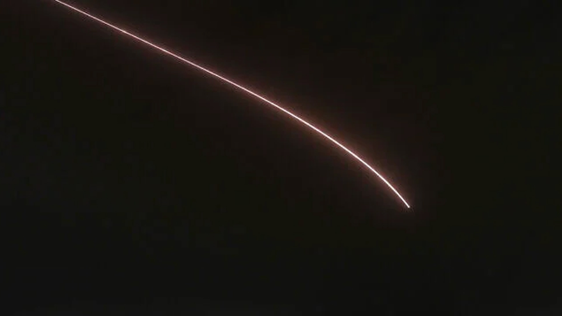 ইসরাইলে একযোগে অর্ধশতাধিক রকেট ছুড়ল হিজবুল্লাহ