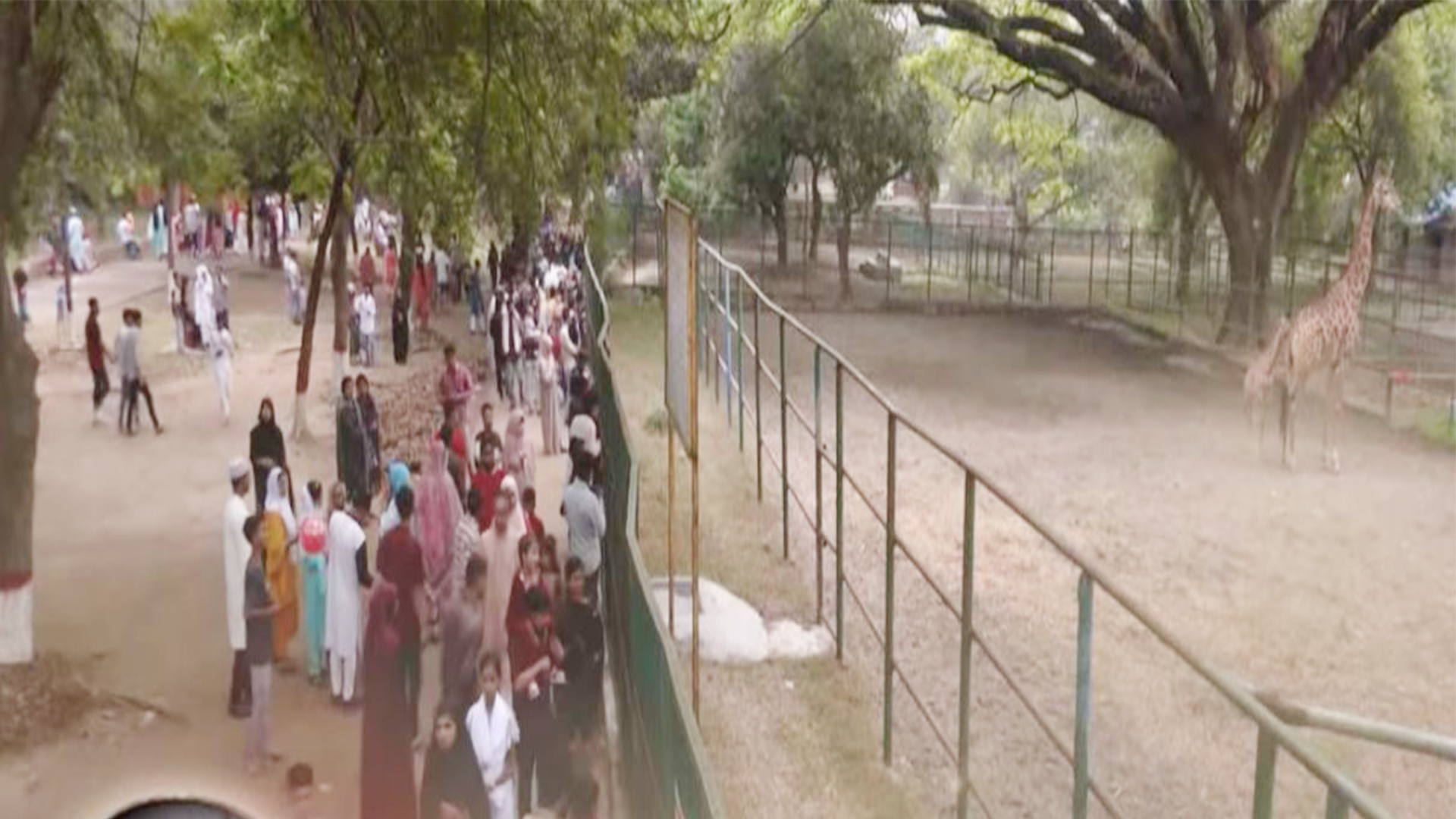 ঈদের দ্বিতীয় দিনেও জমে উঠেছে বিনোদন কেন্দ্র গুলো