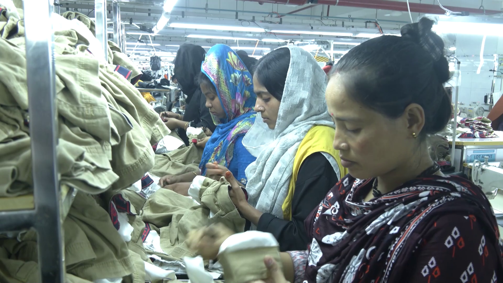 মার্কিন পোশাকের বাজার মন্দার কবলে পড়লেও ১২ শতাংশ প্রবৃদ্ধি বাংলাদেশের