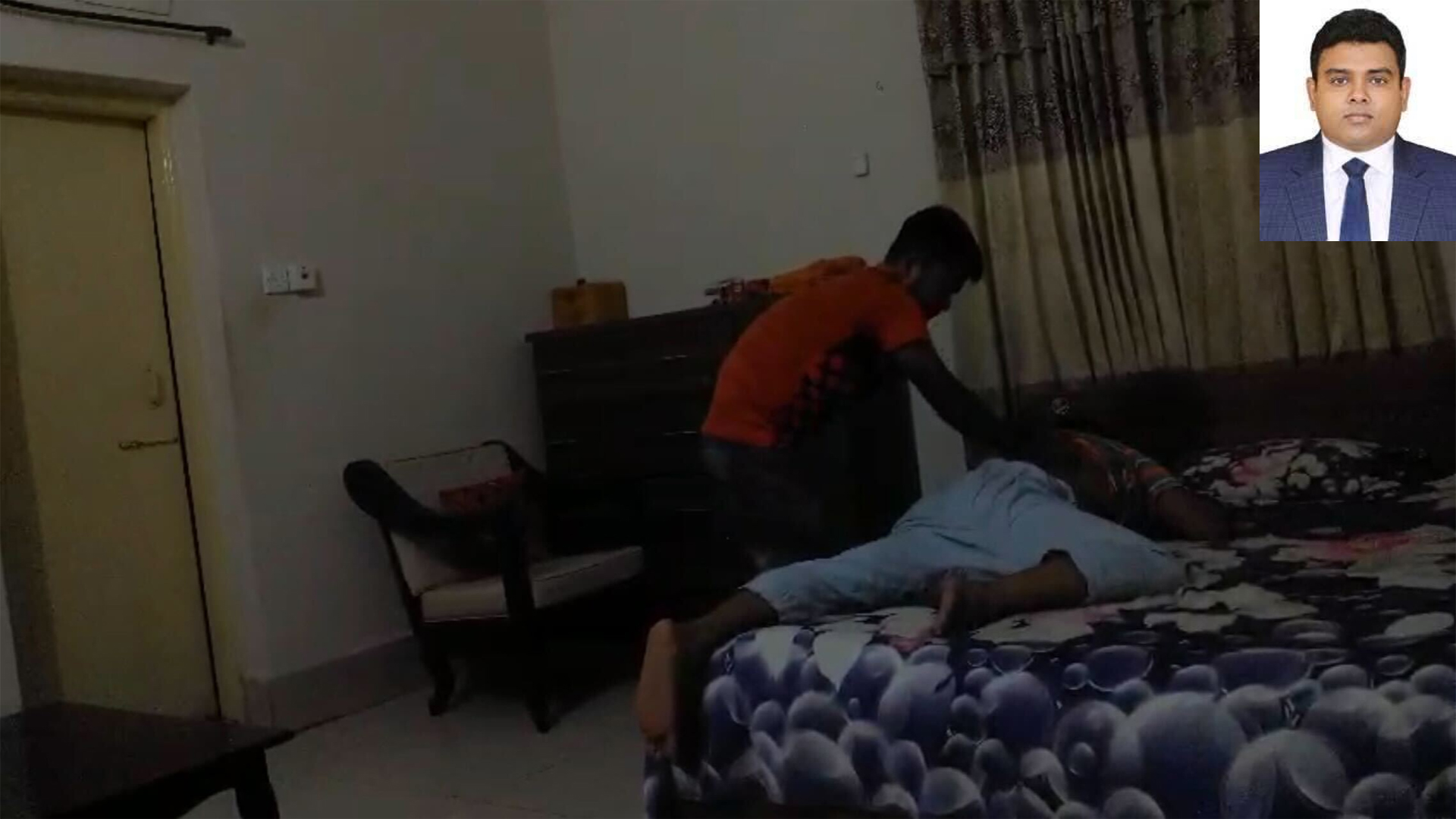 কর্মীদের দিয়ে ‘বডি ম্যাসাজ’ করান গাজীপুর জেলা পরিষদের প্রধান নির্বাহী কর্মকর্তা