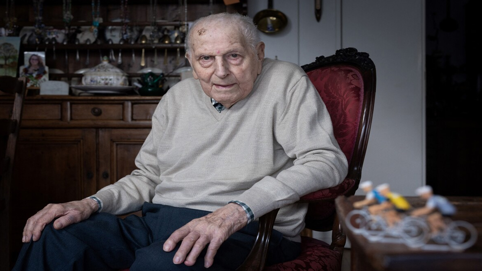 বিশ্বের সবচেয়ে বয়স্ক অলিম্পিক সোনাজয়ী মারা গেছেন