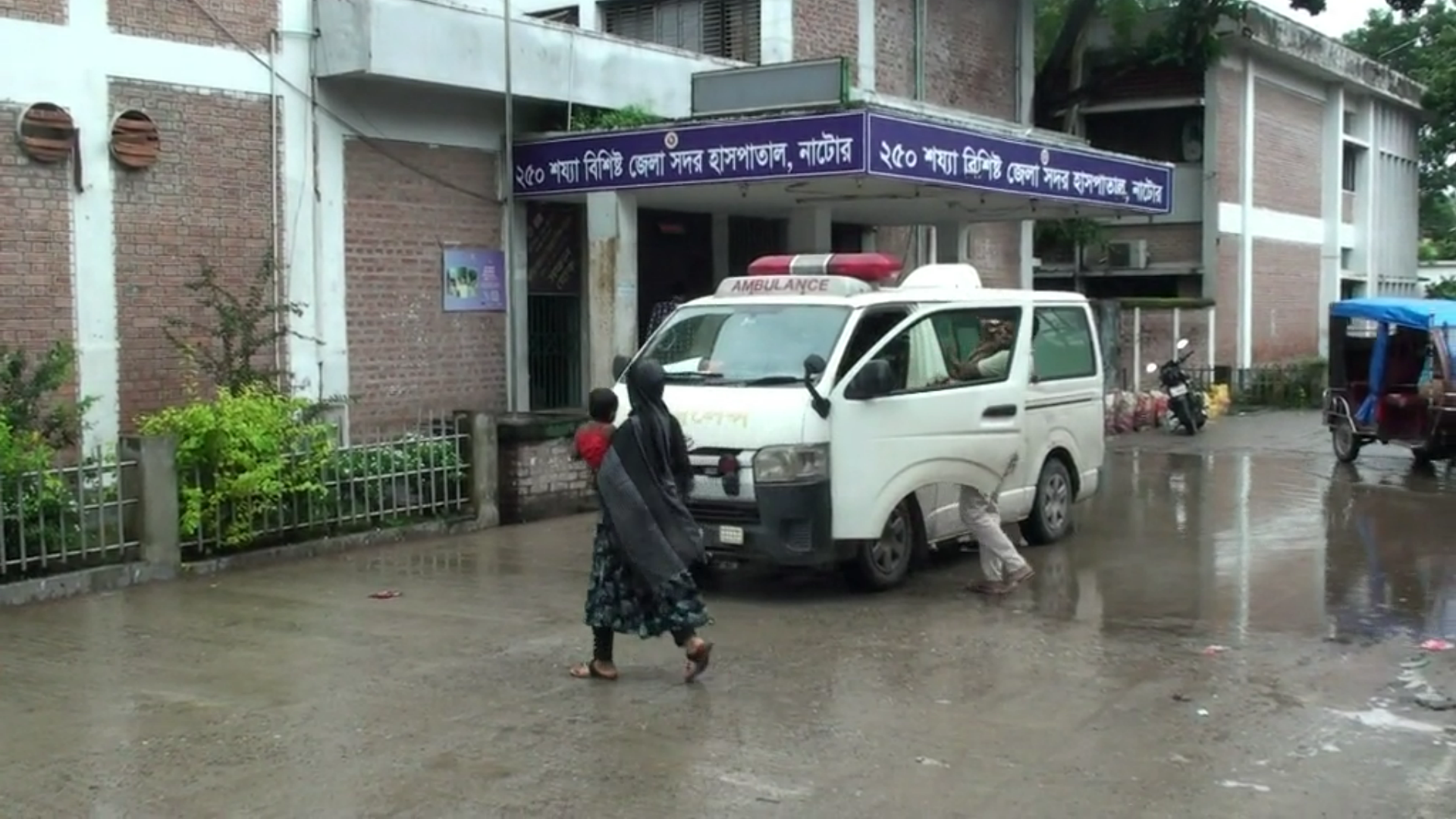 নাটোরে ট্রাক চাপায় কাঁচামাল ব্যবসায়ী নিহত