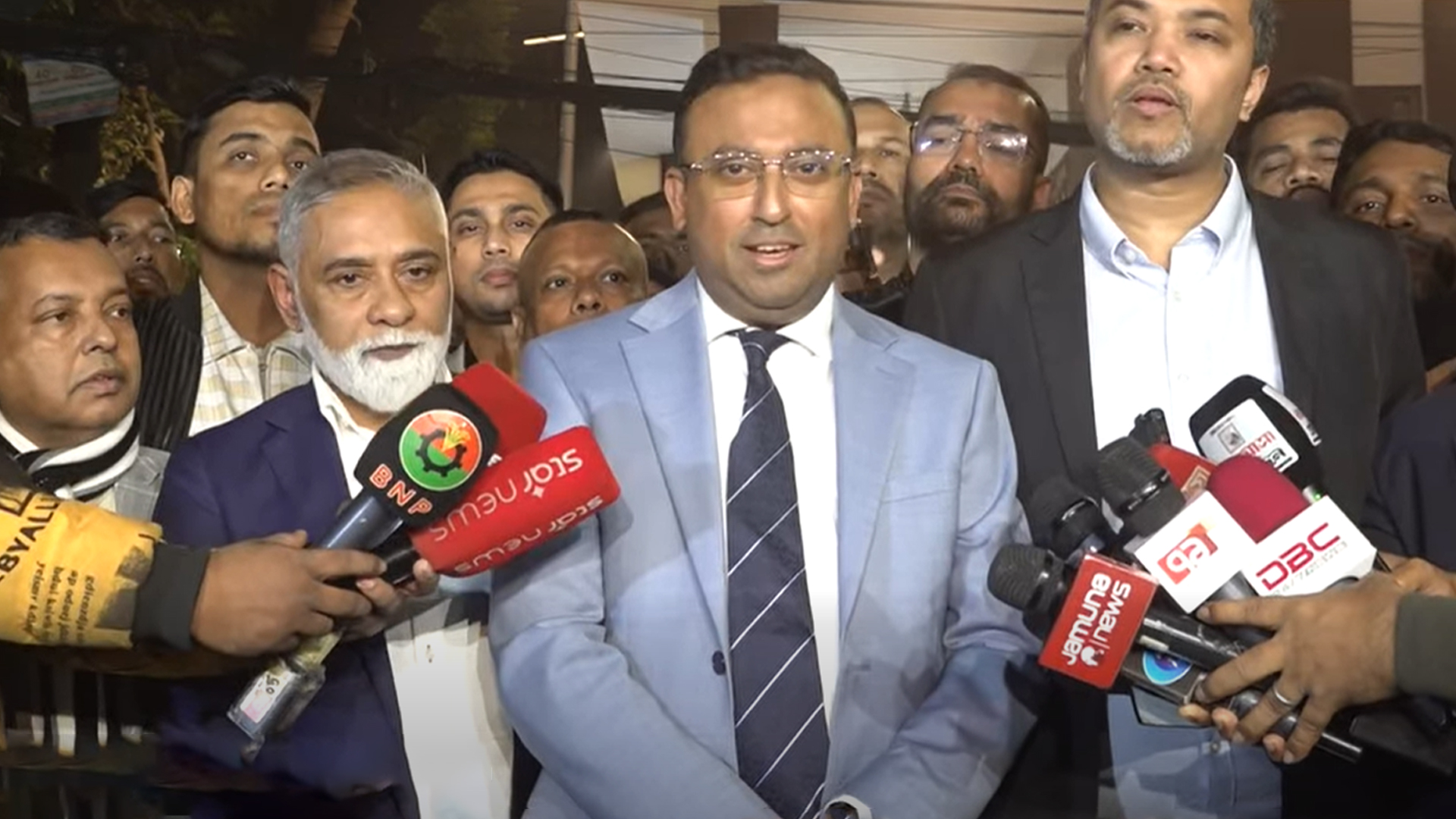 প্রধানমন্ত্রীর পররাষ্ট্র বিষয়ক উপদেষ্টার সঙ্গে পাকিস্তানের হাইকমিশনারের সাক্ষাৎ