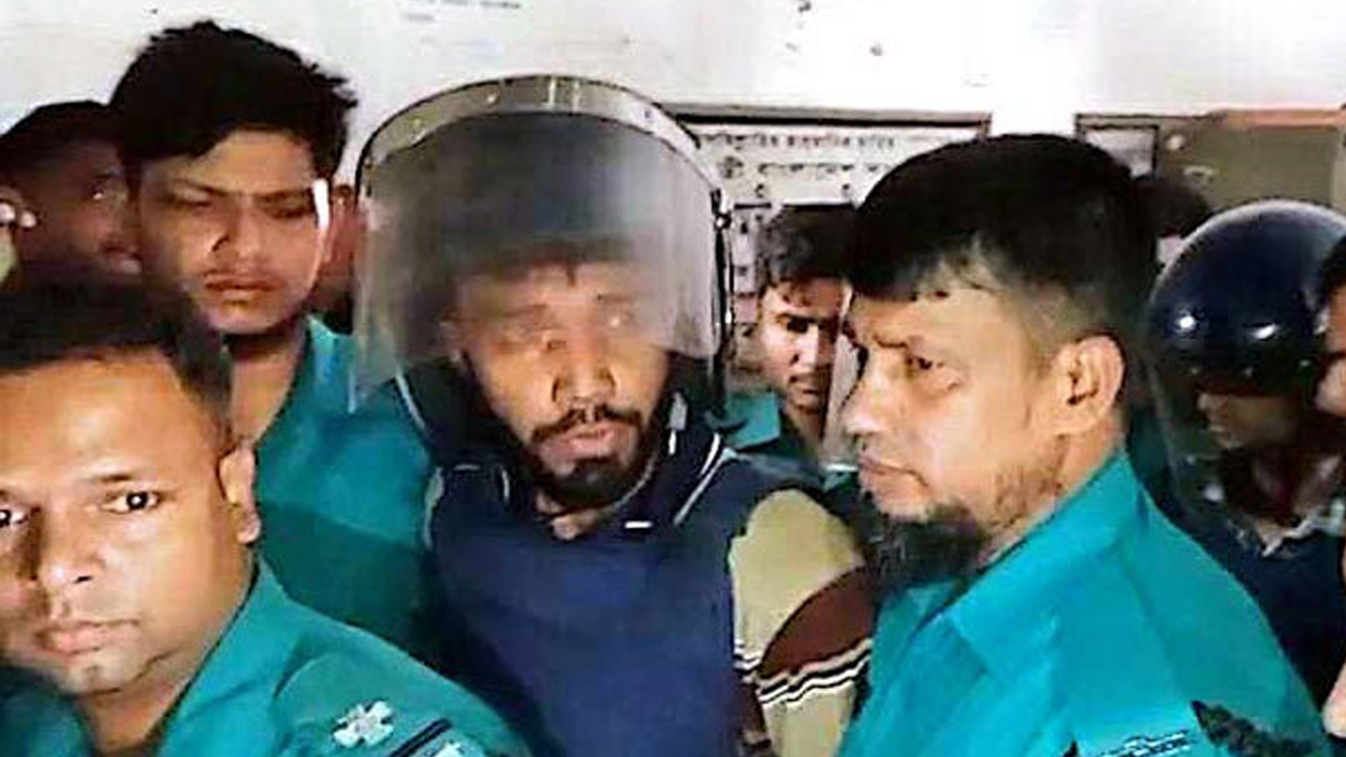 এবার আরও ৫ কোটি টাকা চাঁদাবাজির মামলায় সেই সমন্বয়করা রিমান্ডে