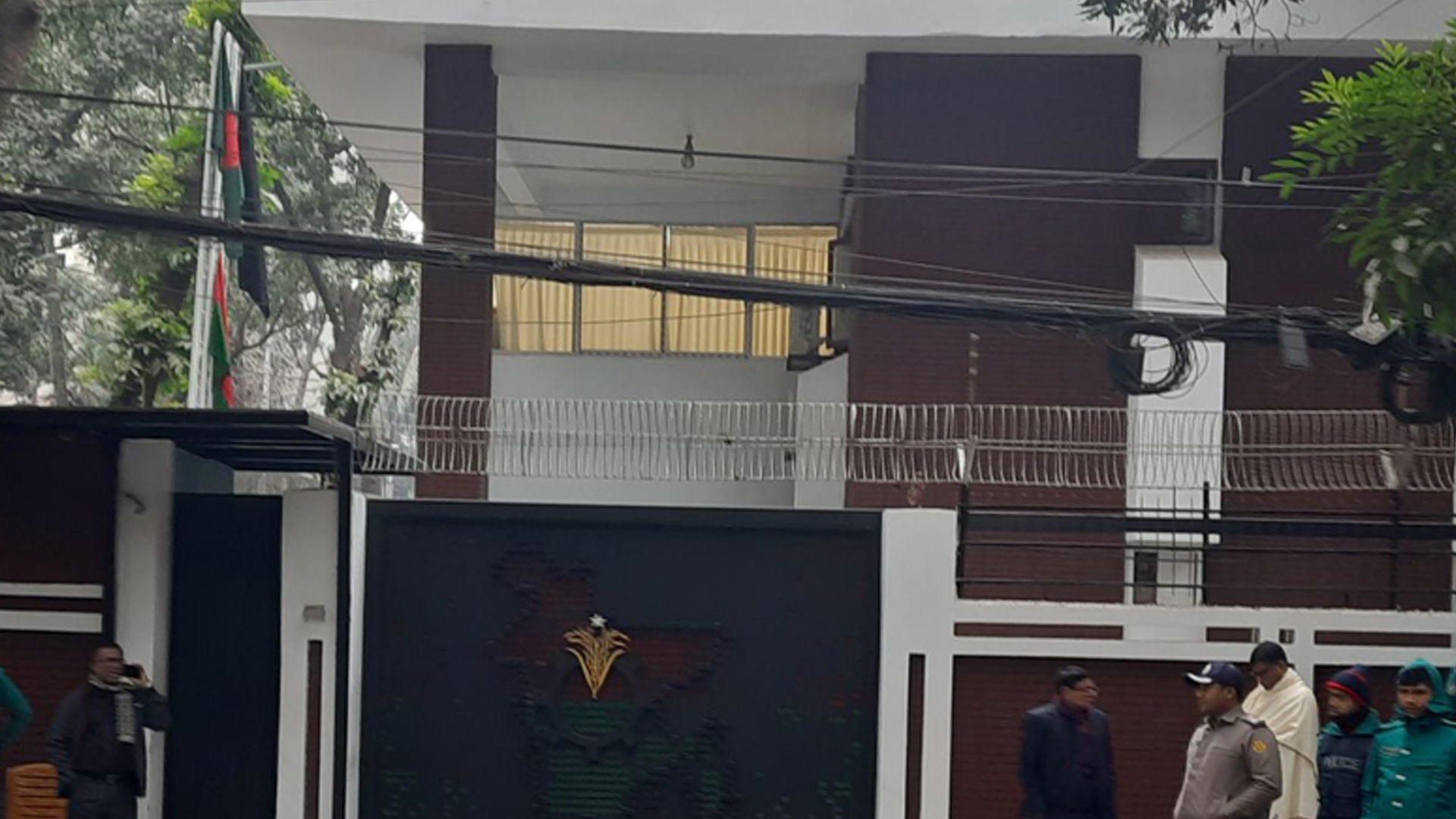 নারী আসনে মনোনয়ন প্রত্যাশীদের সাক্ষাৎকার নিচ্ছে বিএনপি