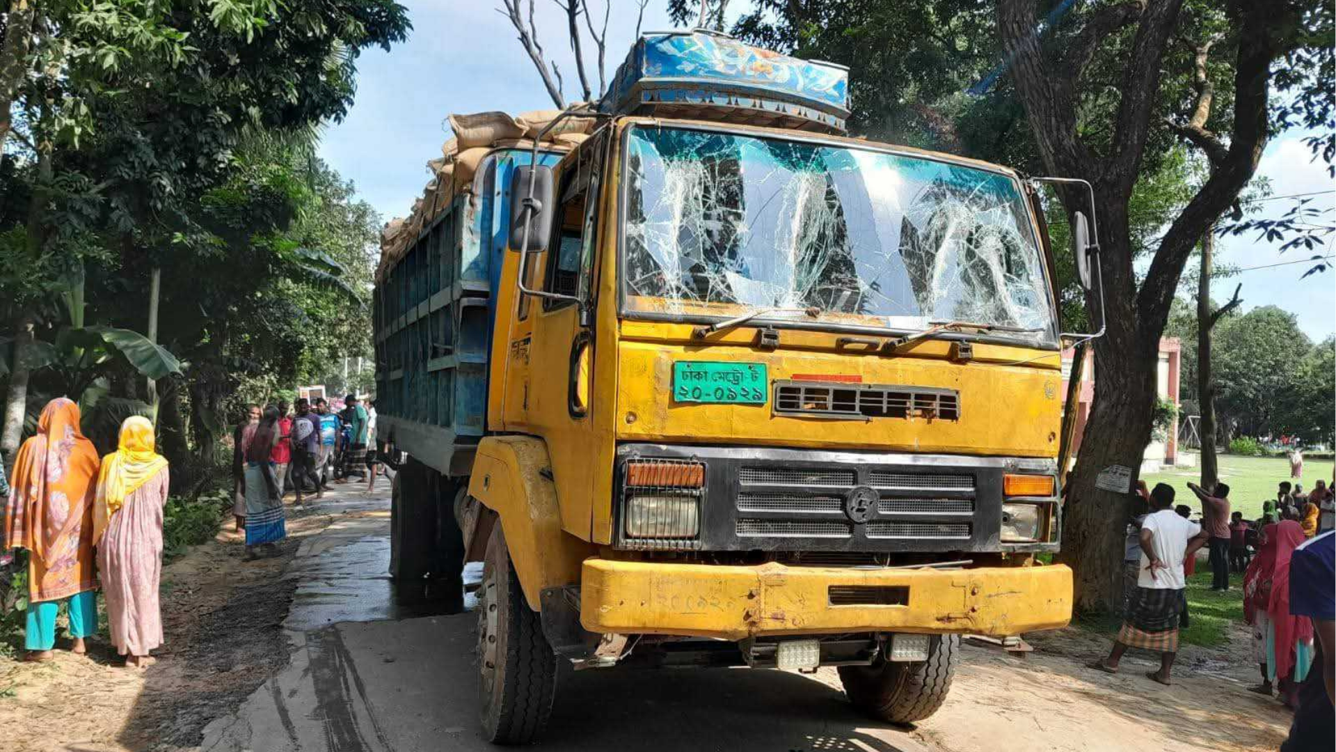 গাইবান্ধায় ট্রাকচাপায় সাইকেল আরোহী নিহত