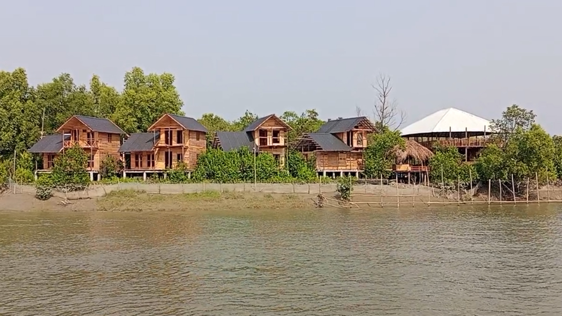 দুই দিনেও উদ্ধার হয়নি সুন্দরবনে অপহৃত তিন পর্যটক