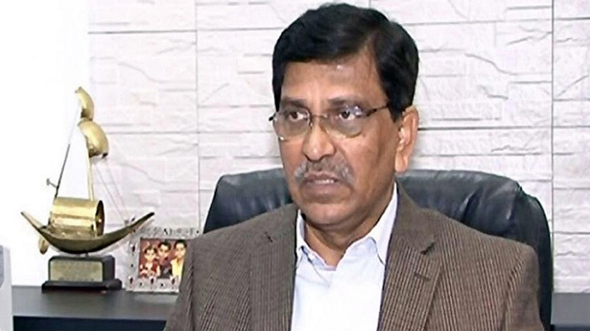মানবতাবিরোধী অপরাধে হানিফসহ চারজনের মামলার রায় যেক