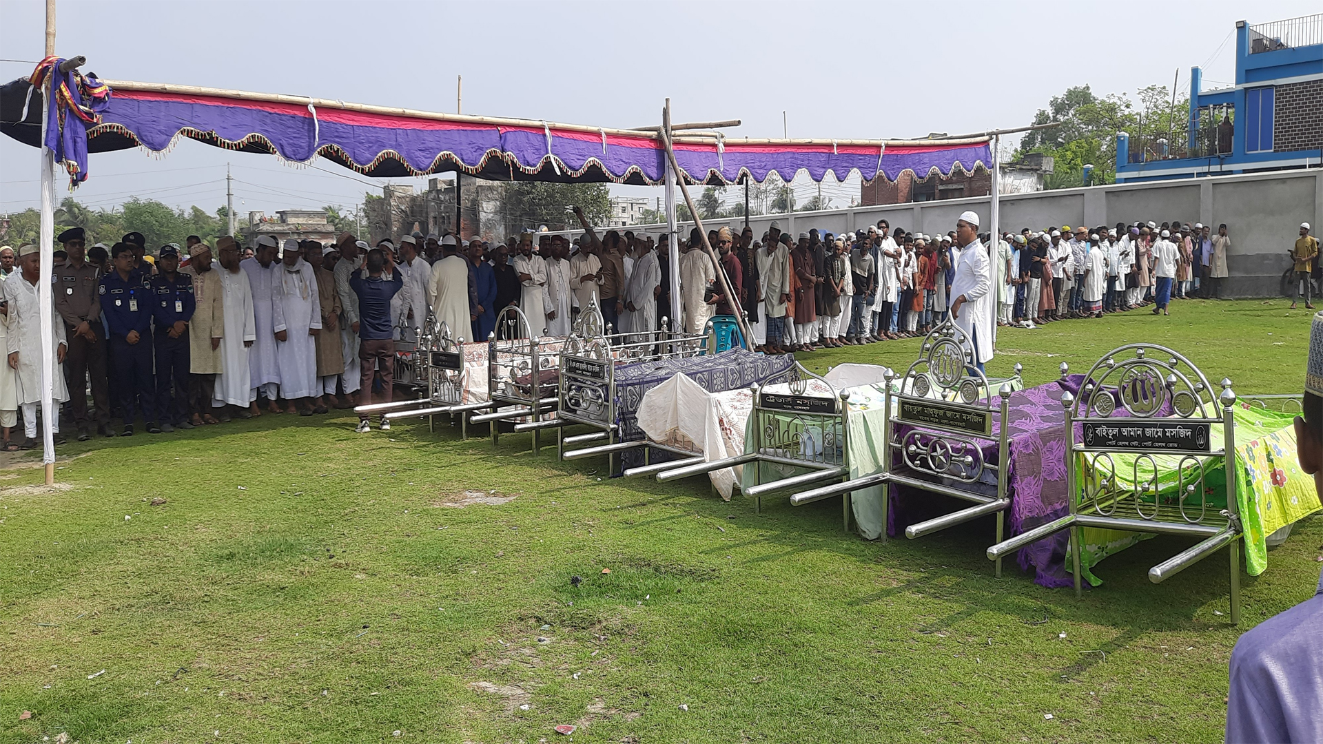 পরিবারের ৮ সদস্যকে নিয়ে একসঙ্গে চিরঘুমে বাড়ির অভিভাবক রাজ্জাক