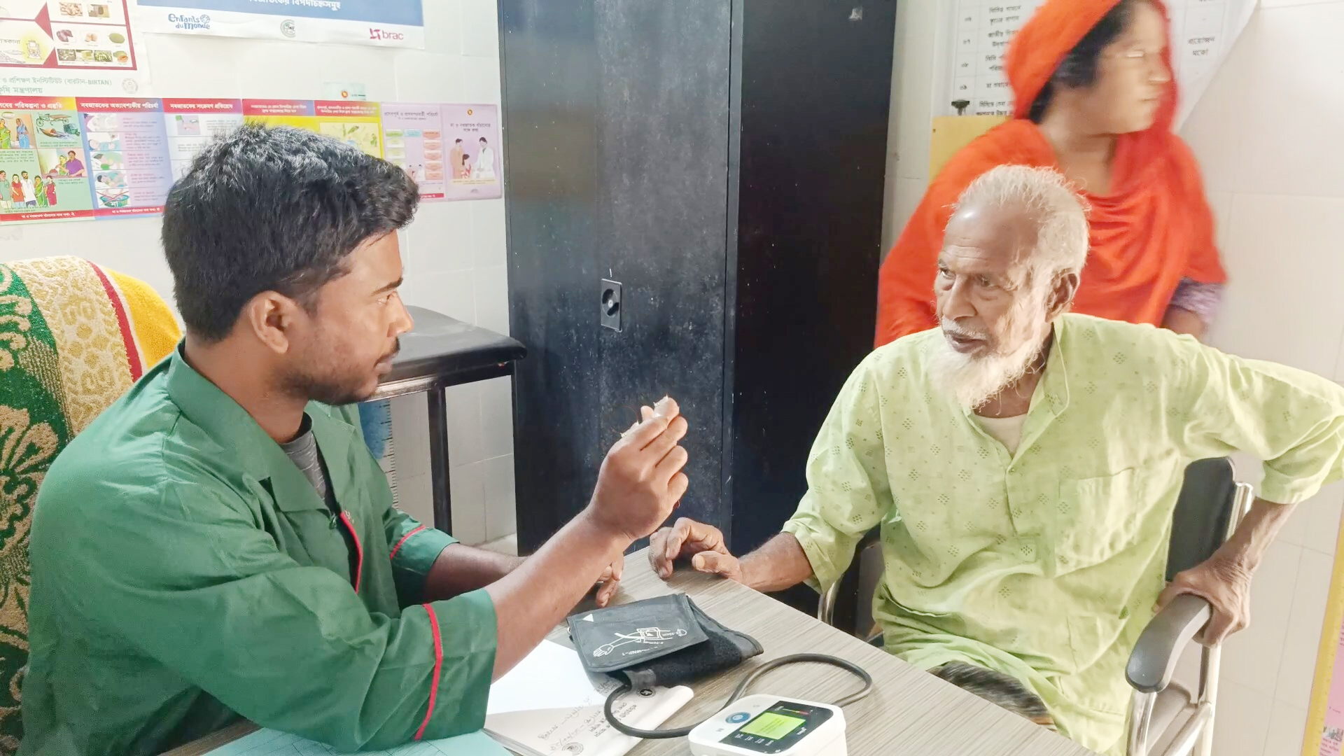 কমিউনিটি ক্লিনিকে ওষুধ সংকট, দুর্ভোগে সেবাপ্রত্যাশীরা