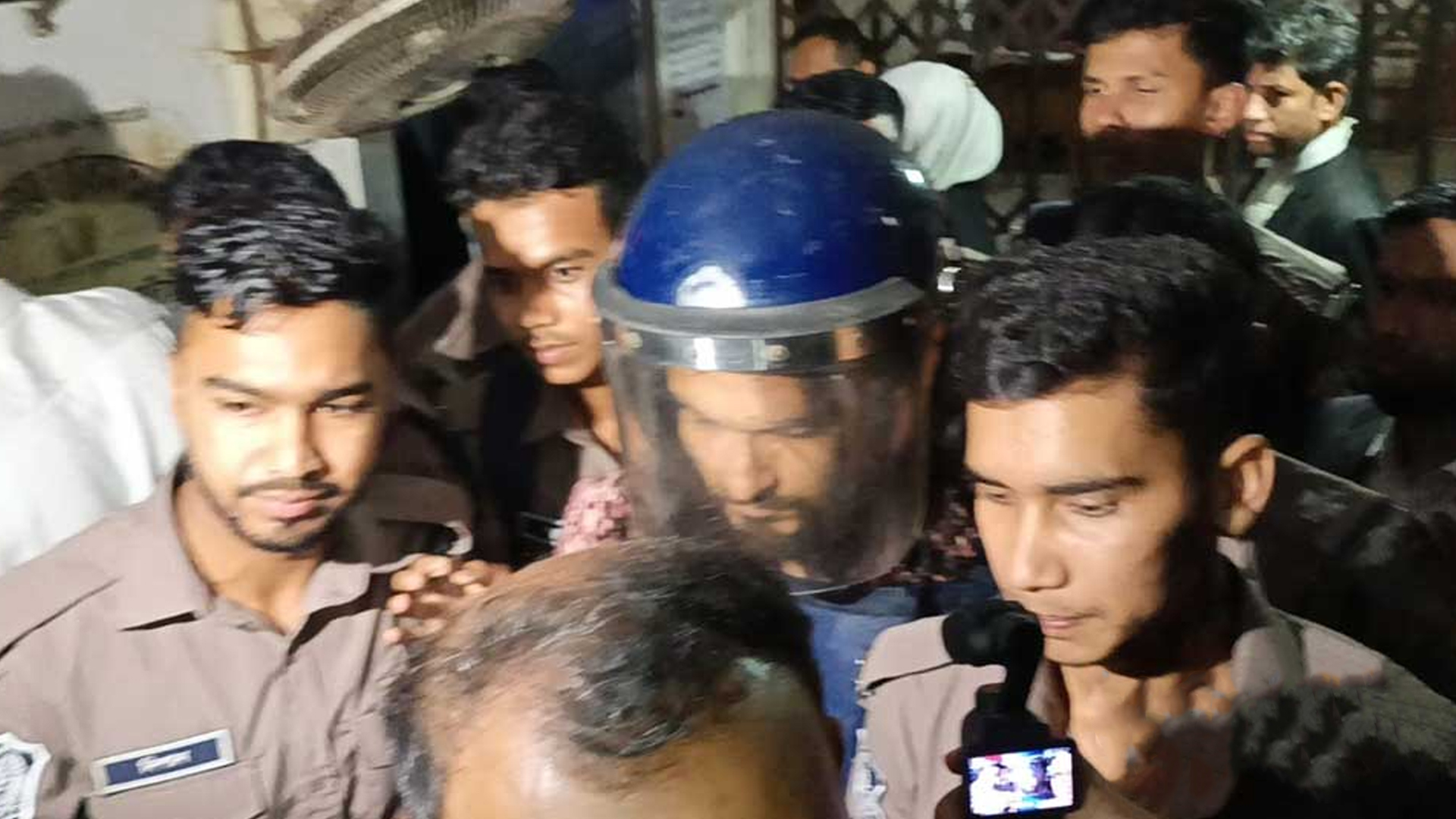 জামিন পেলেন গায়ক নোবেল