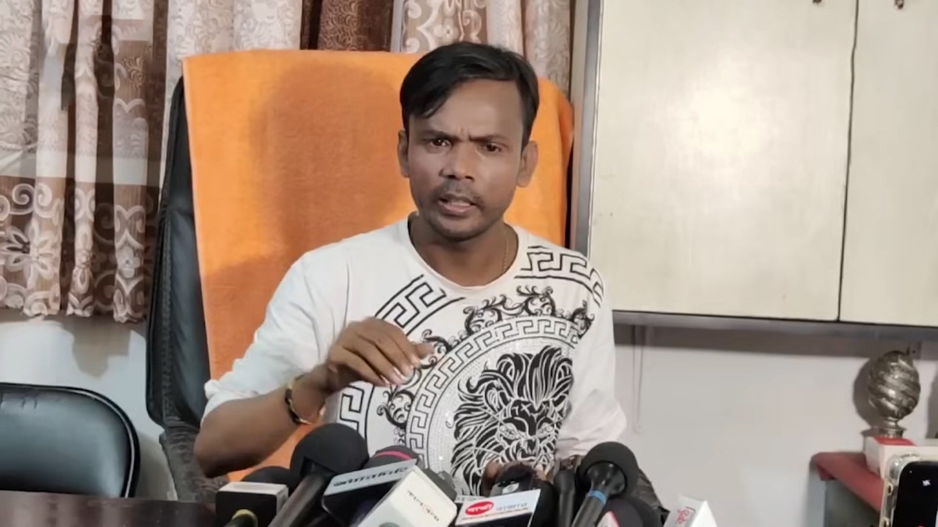 Guruh jinsiy aloqa, men dostim va xotinim Guruh jinsiy aloqa, men dostim va xotinim