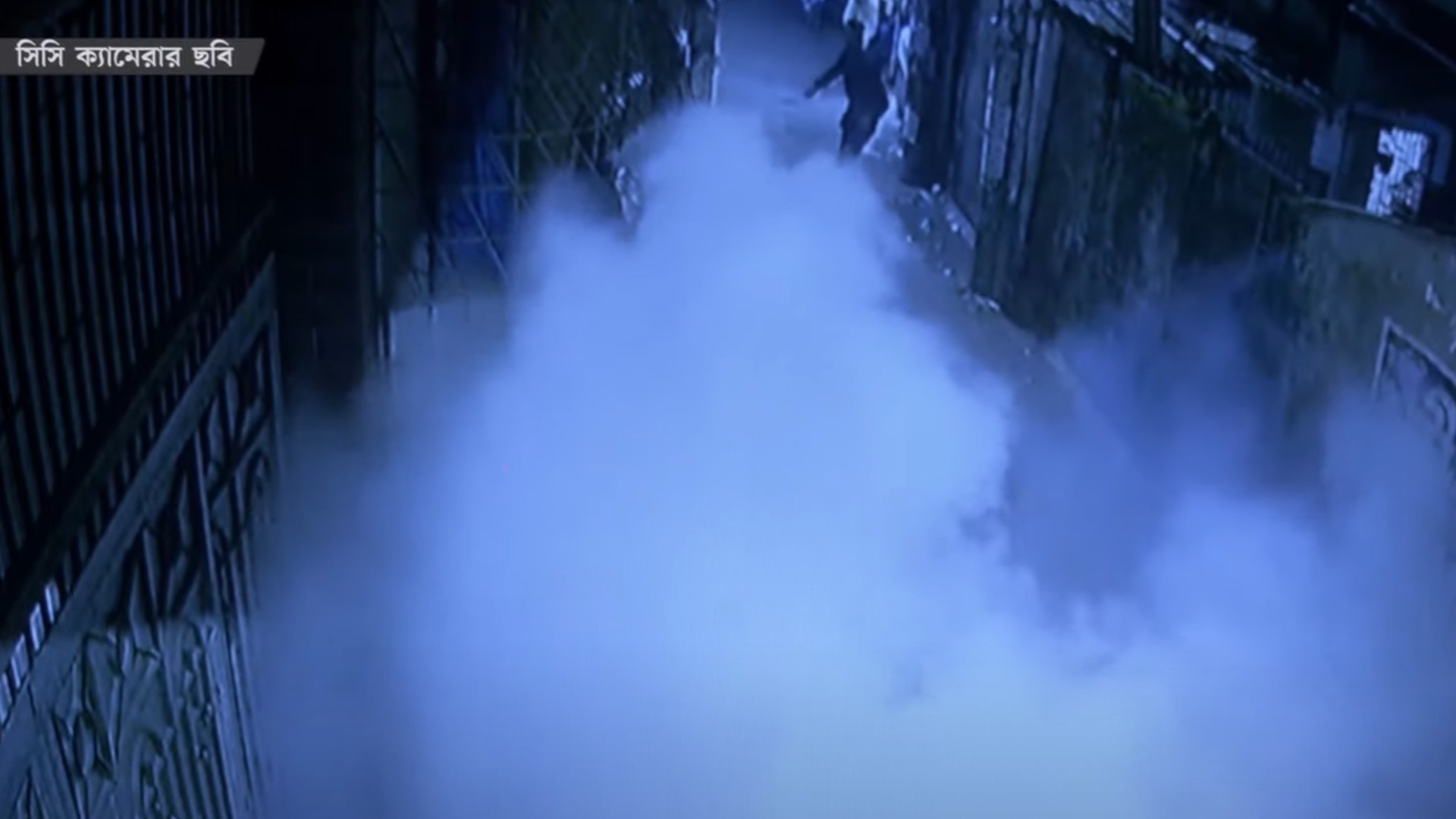 ৬ মাসে ঢাকায় অর্ধশতাধিক ককটেল বিস্ফোরণ, ‘পরিকল্পিত নাশকতায়’ জনমনে বাড়ছে আতঙ্ক