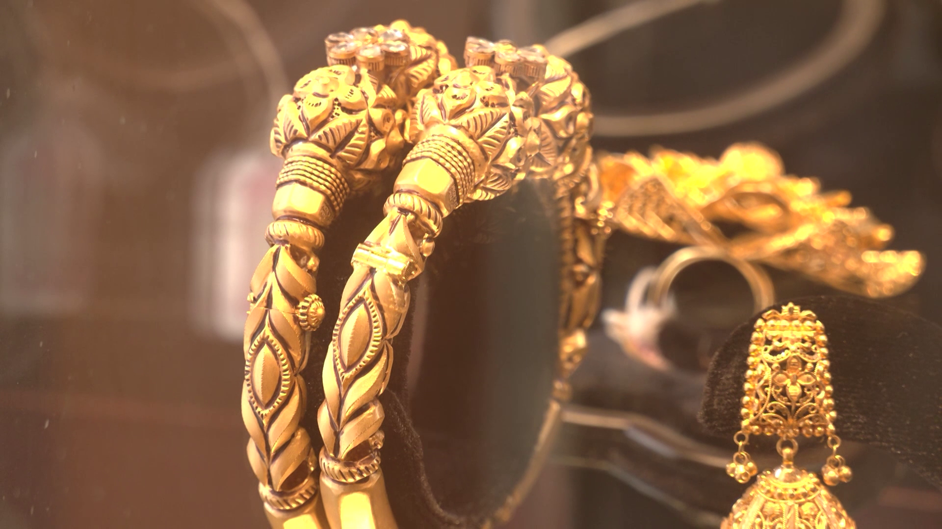 টানা চার দফায় স্বর্ণের দাম বাড়ল ১৩ হাজার টাকার বেশি