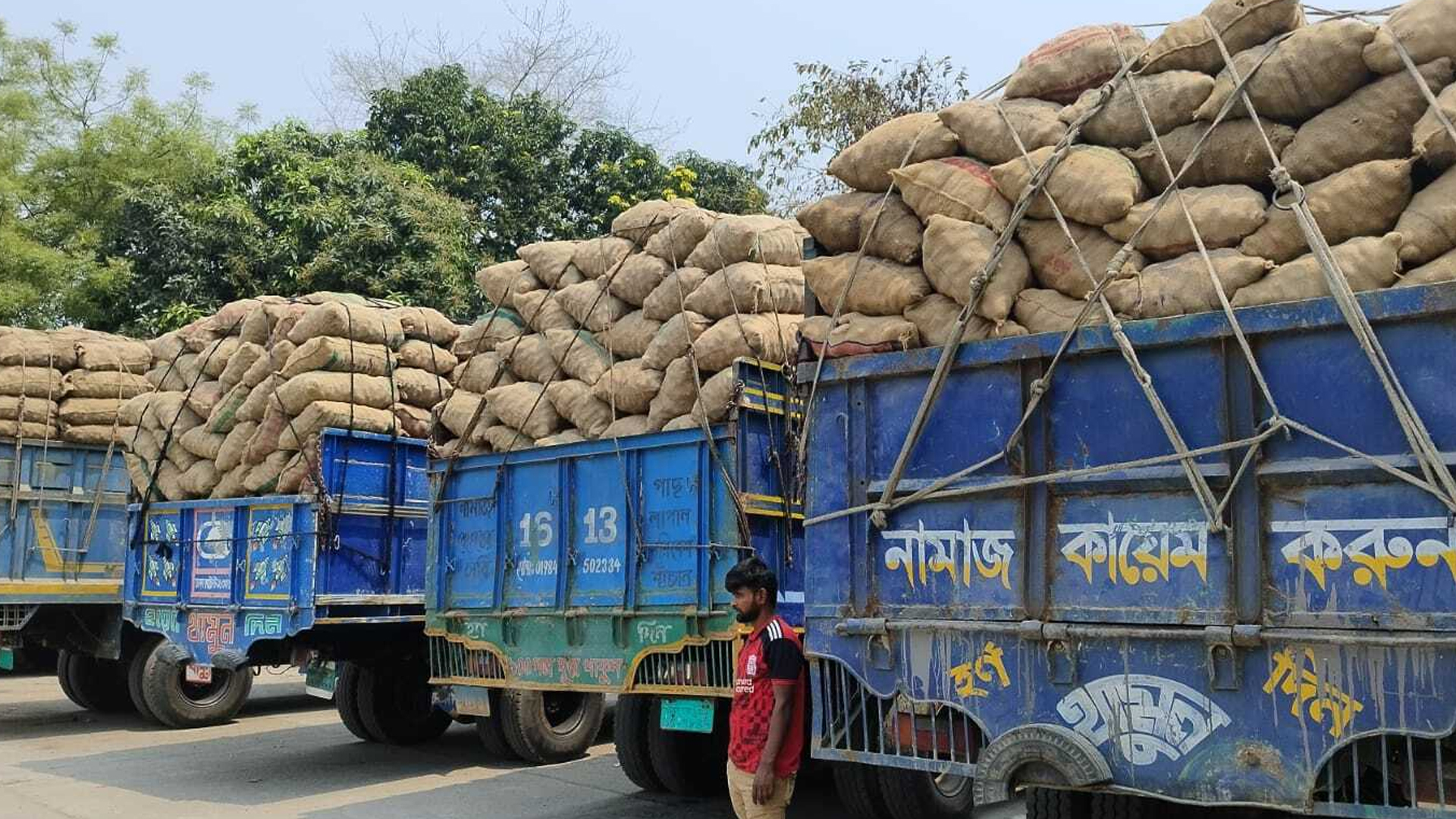 বাংলাবান্ধা দিয়ে নেপালে গেল আরও ১ হাজার ৭১ টন আলু