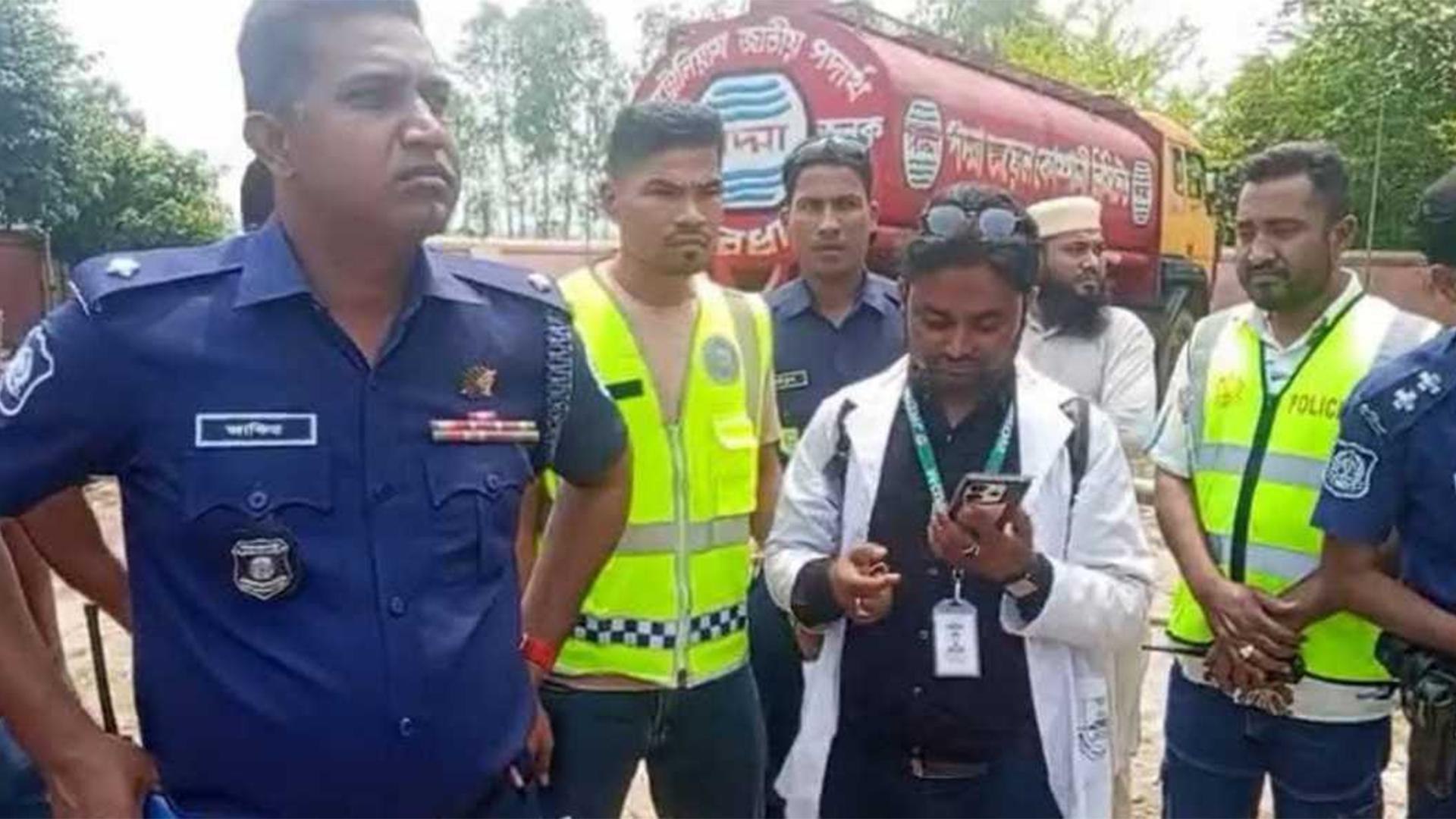 হিলিতে ভুয়া সাংবাদিক পরিচয়ে দাপট, ভ্রাম্যমাণ আদালতে জরিমানা