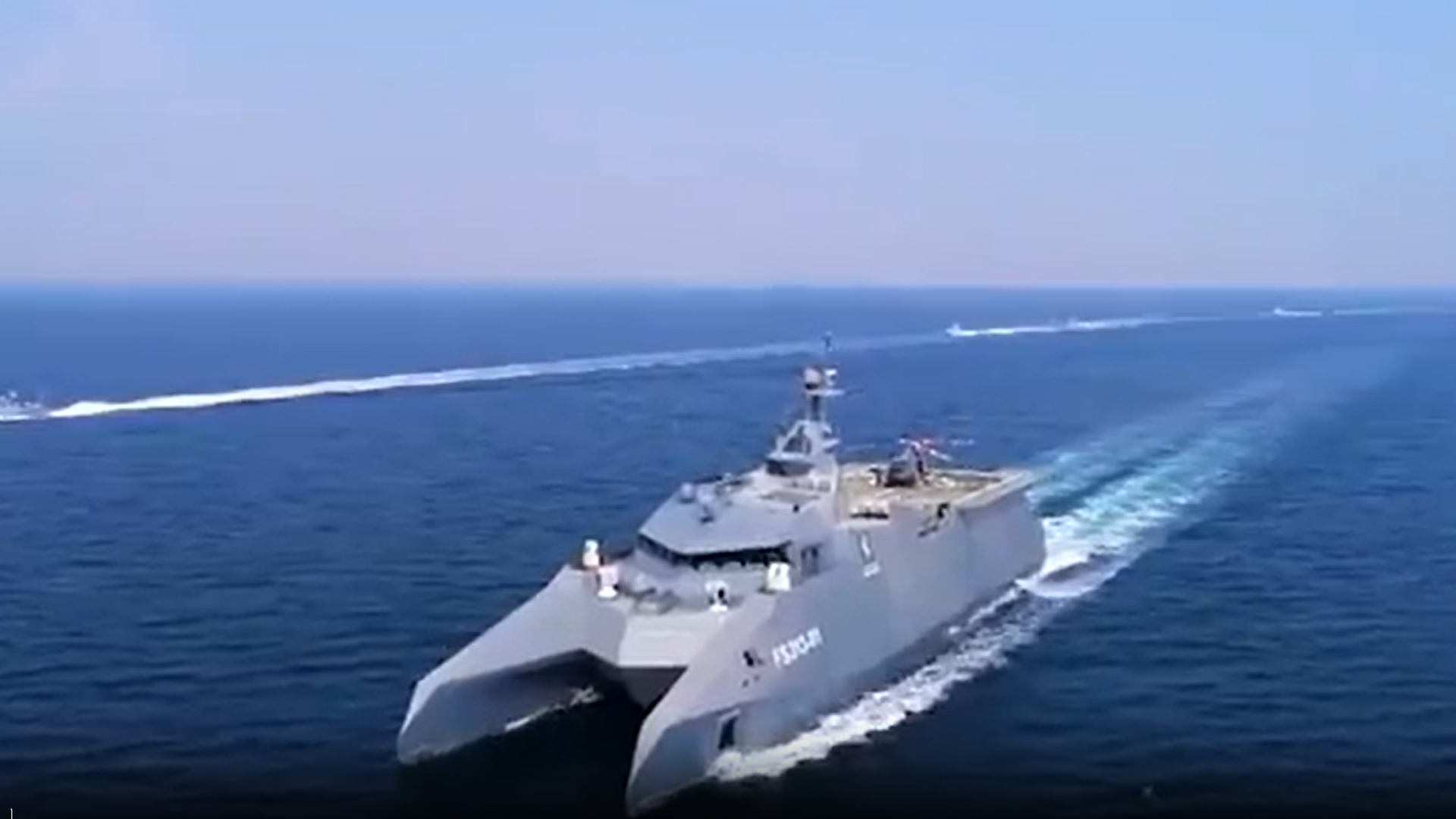 যুক্তরাষ্ট্রের সঙ্গে আলোচনা শুরুর আগে হরমুজ প্রণালিতে নৌমহড়া ইরানের