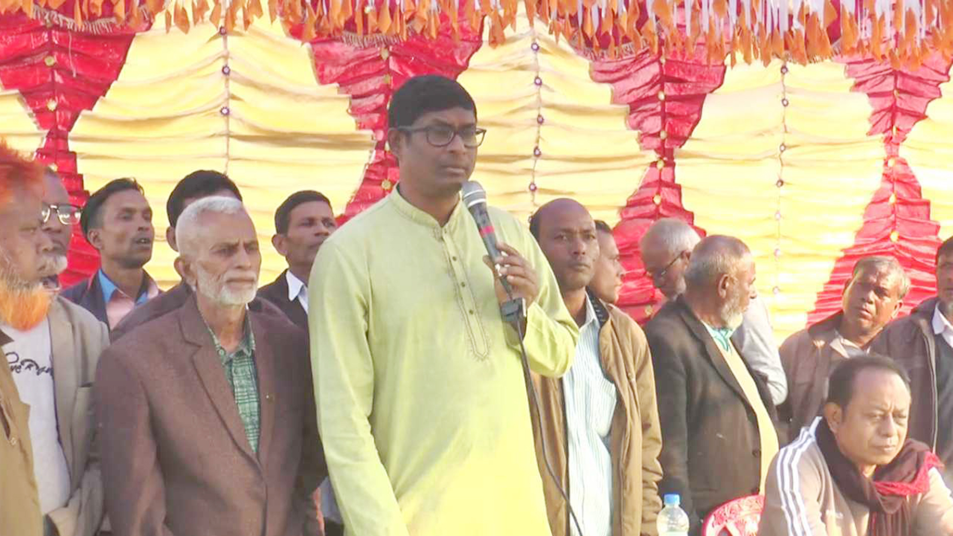 দেশে একটা ছোটখাটো গৃহযুদ্ধের আবহাওয়া চলছে: শামীম হায়দার