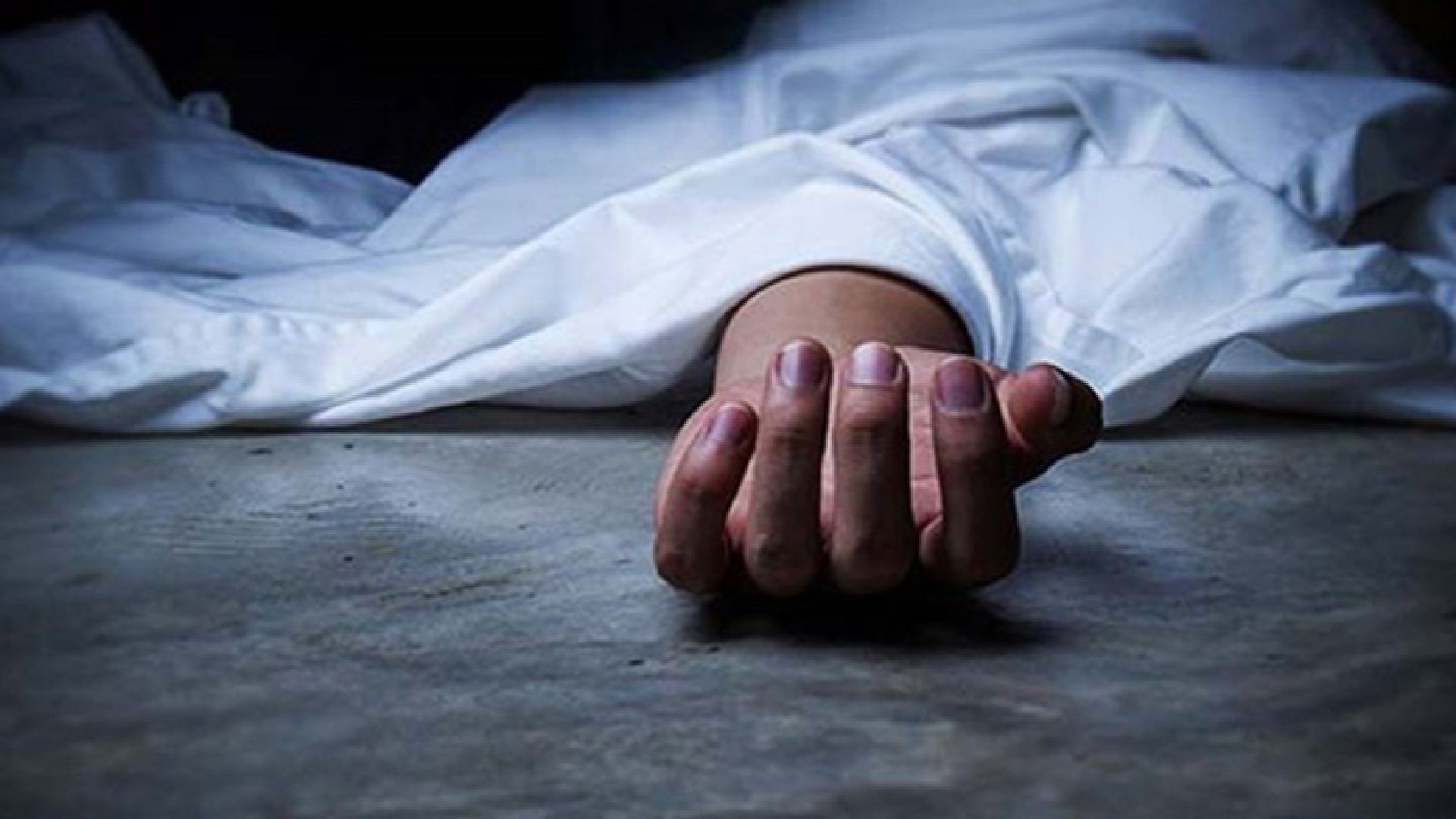 রাজধানীতে ছাদ থেকে পড়ে যুবকের মৃত্যু