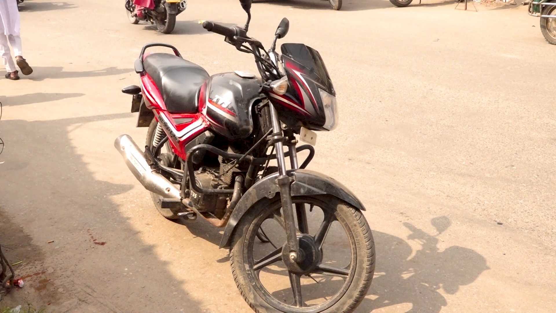 তেলের লাইনে মোটরসাইকেল রেখে ১১ দিন লাপাত্তা চালক, বিপাকে পাম্প মালিক