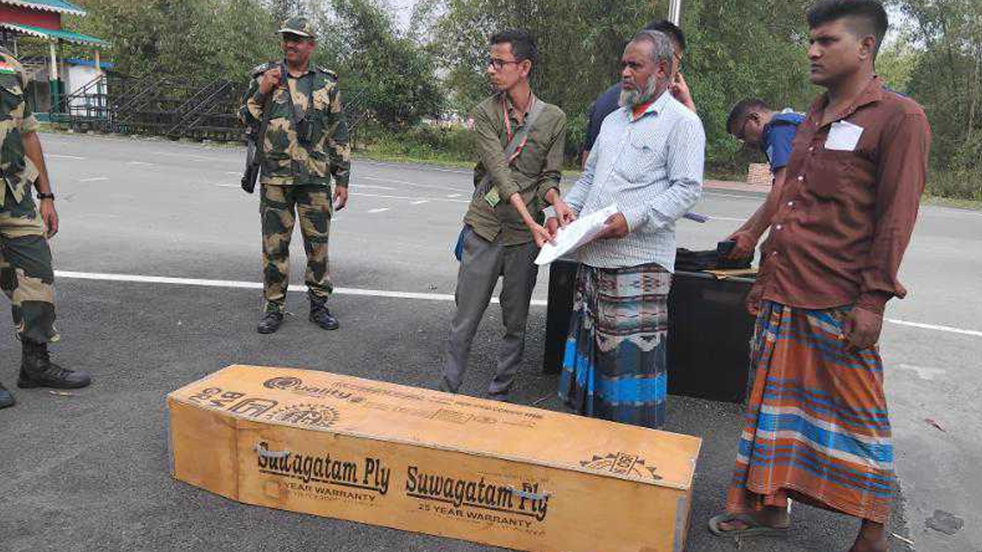 গেল বছর আজিজুরকে আটক করে বিএসএফ, এবার দিলো মরদেহ ফেরত