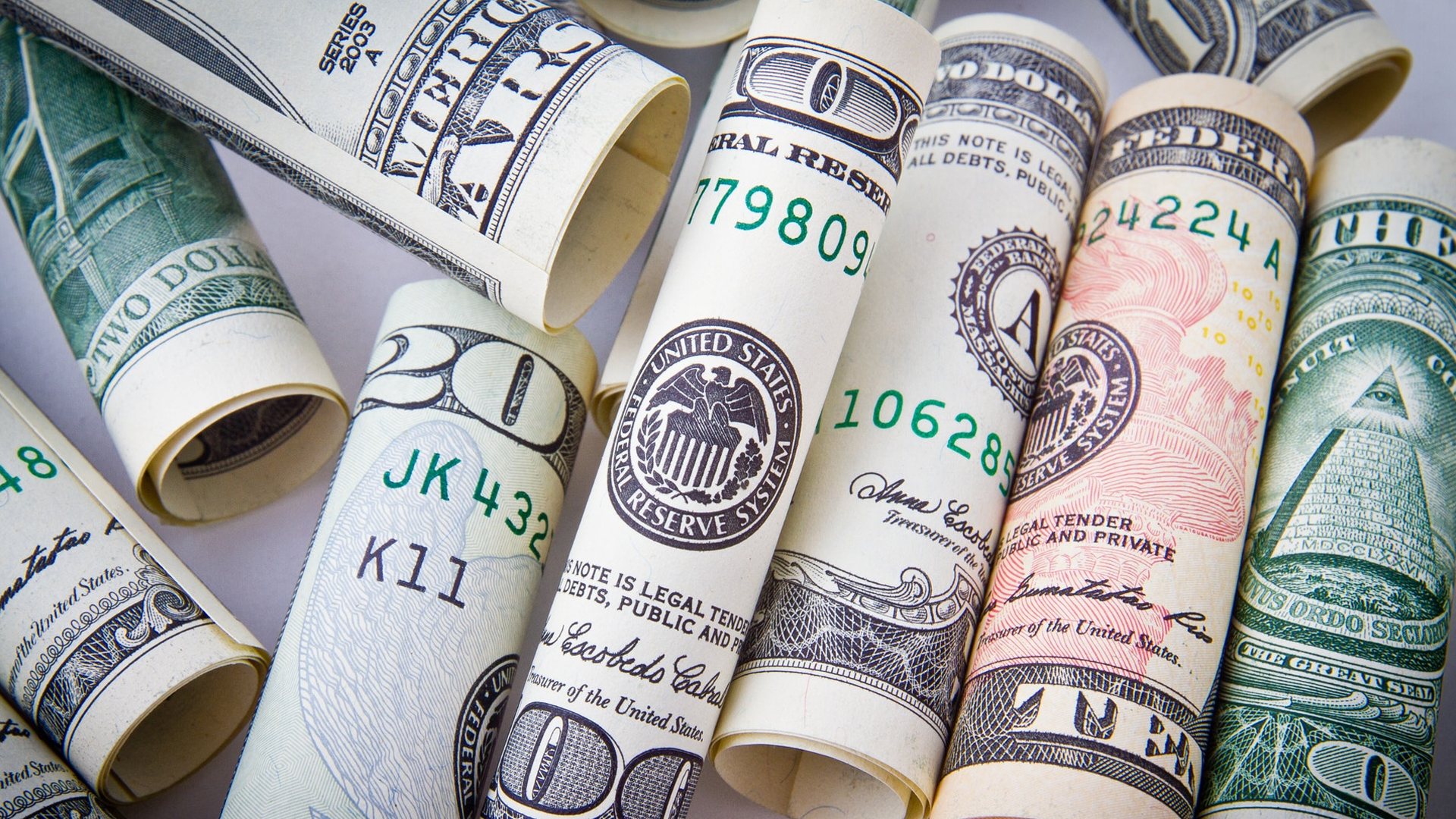 ৪ মাসে প্রবাসীরা দেশে পাঠিয়েছেন ১০ বিলিয়ন ডলার