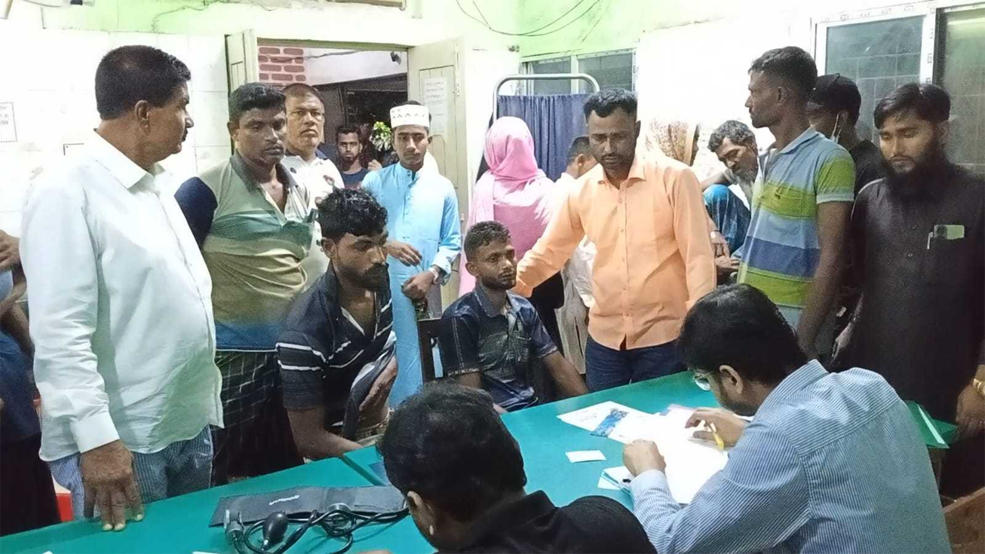 মোংলায় ঘের দখল নিয়ে বিএনপির দুপক্ষের সংঘর্ষ, আহত ৯