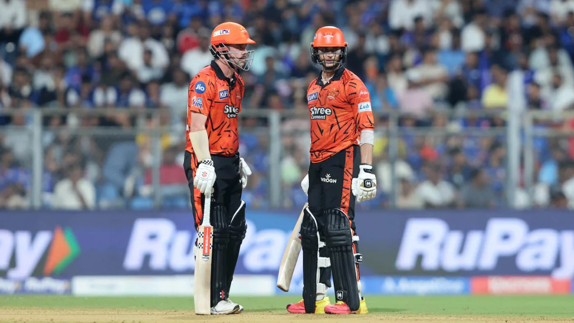 রিকেলটনের দ্রুততম সেঞ্চুরি ম্লান করলেন অভিষেক ও হেড