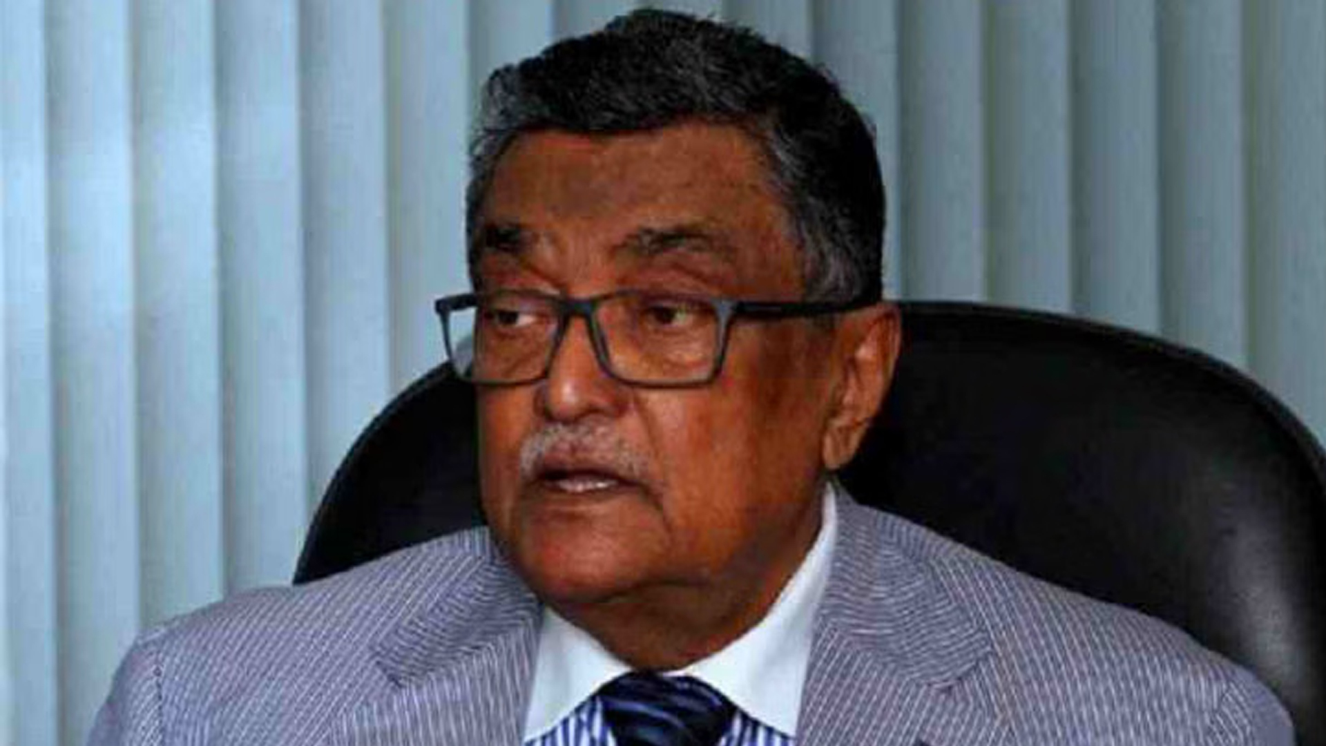 সাবেক মন্ত্রী খন্দকার মোশাররফের ১০৫ হিসাব অবরুদ্ধ, আয়কর নথি জব্দ