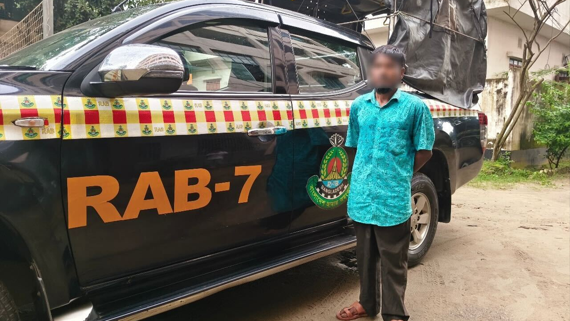 ফেনীতে অটোরিকশা চোর চক্রের মূলহোতা এবার র‌্যাবের জালে