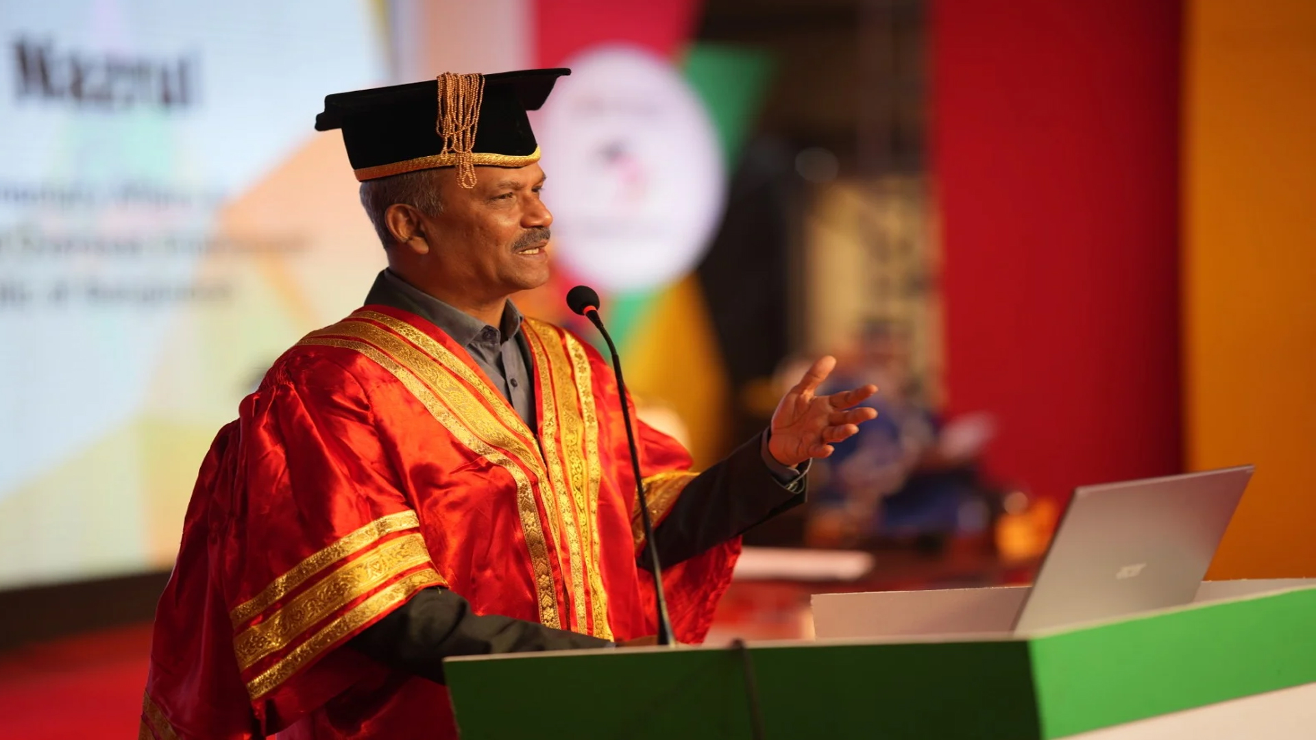 বিশ্ব প্রতিযোগিতায় কেবল ডিগ্রি নয়, প্রয়োজন সক্ষমতা: আসিফ নজরুল