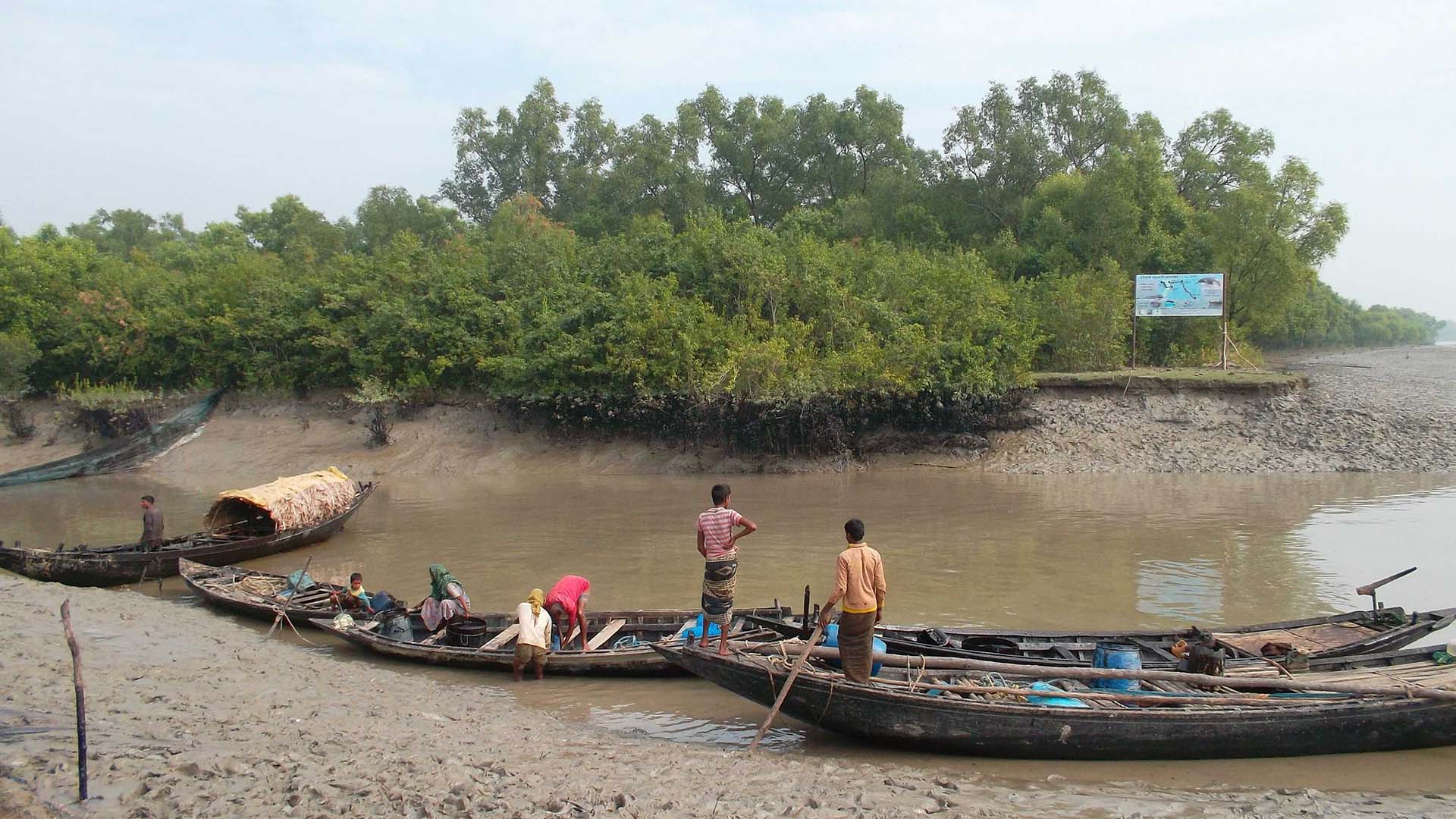 বঙ্গোপসাগর থেকে ফের ২০ জেলেকে অপহরণ