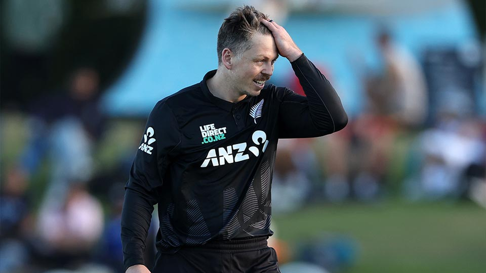 মাঠে নামার আগেই বিশ্বকাপ শেষ কিউই অলরাউন্ডারের