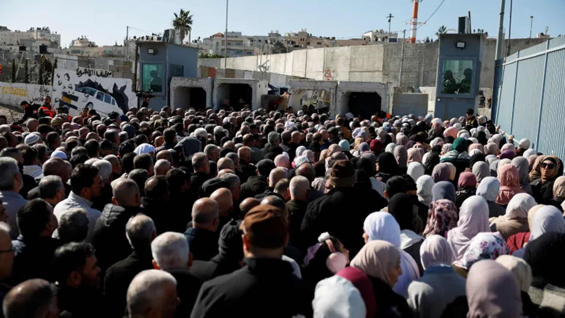 আল-আকসায় ফিলিস্তিনিদের জুমার নামাজে বাধা, কড়াকড়ি ইসরাইলের