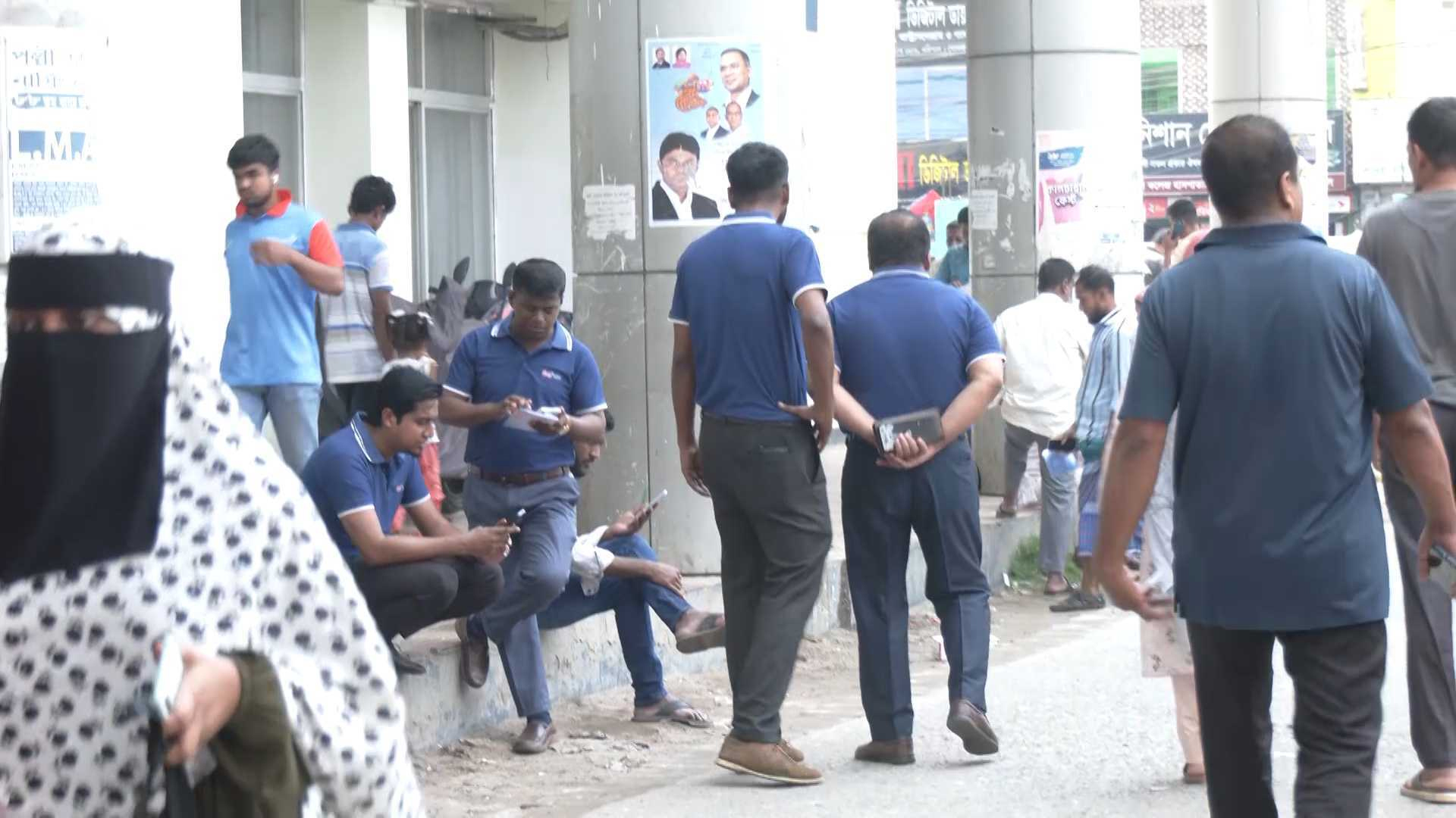 শেবাচিমে মেডিকেল রিপ্রেজেন্টেটিভদের দৌরাত্ম্য, সাংবাদিকের ওপর চড়াও!