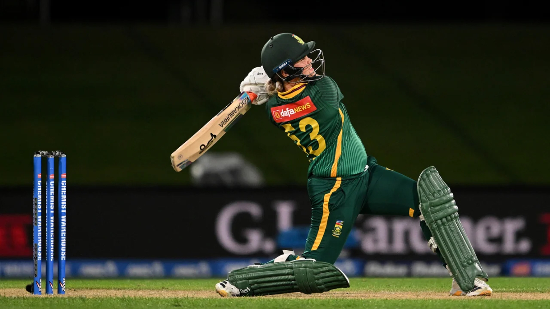 বিশ্বরেকর্ড গড়লেন প্রোটিয়া নারী ক্রিকেটার