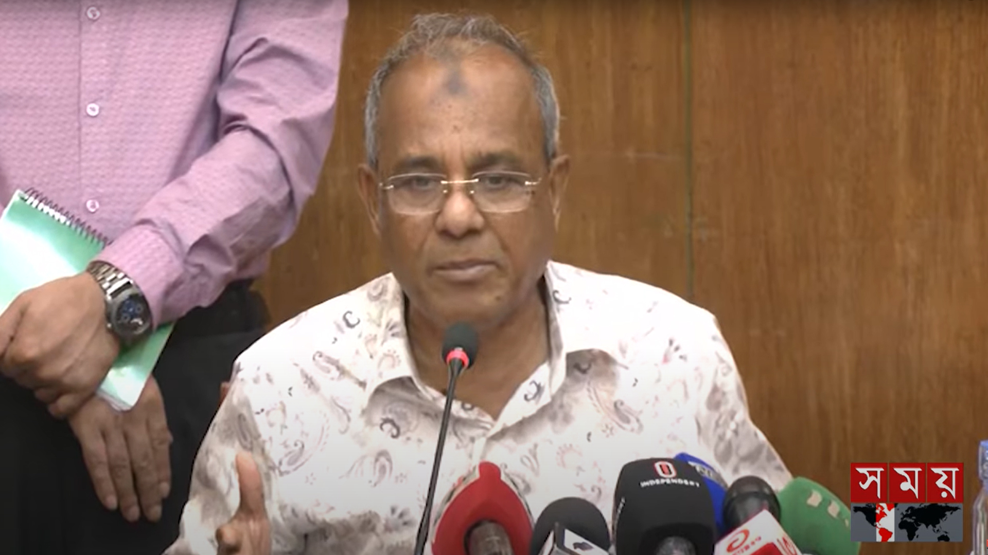 নির্বাচনের আগে অবৈধ অস্ত্র উদ্ধার হবে, আশা স্বরাষ্ট্র উপদেষ্টার